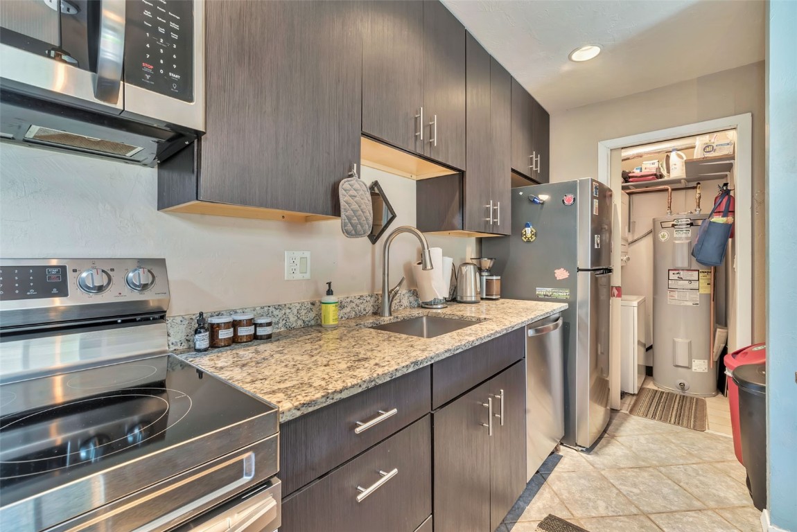 1380 Athens Plaza 9