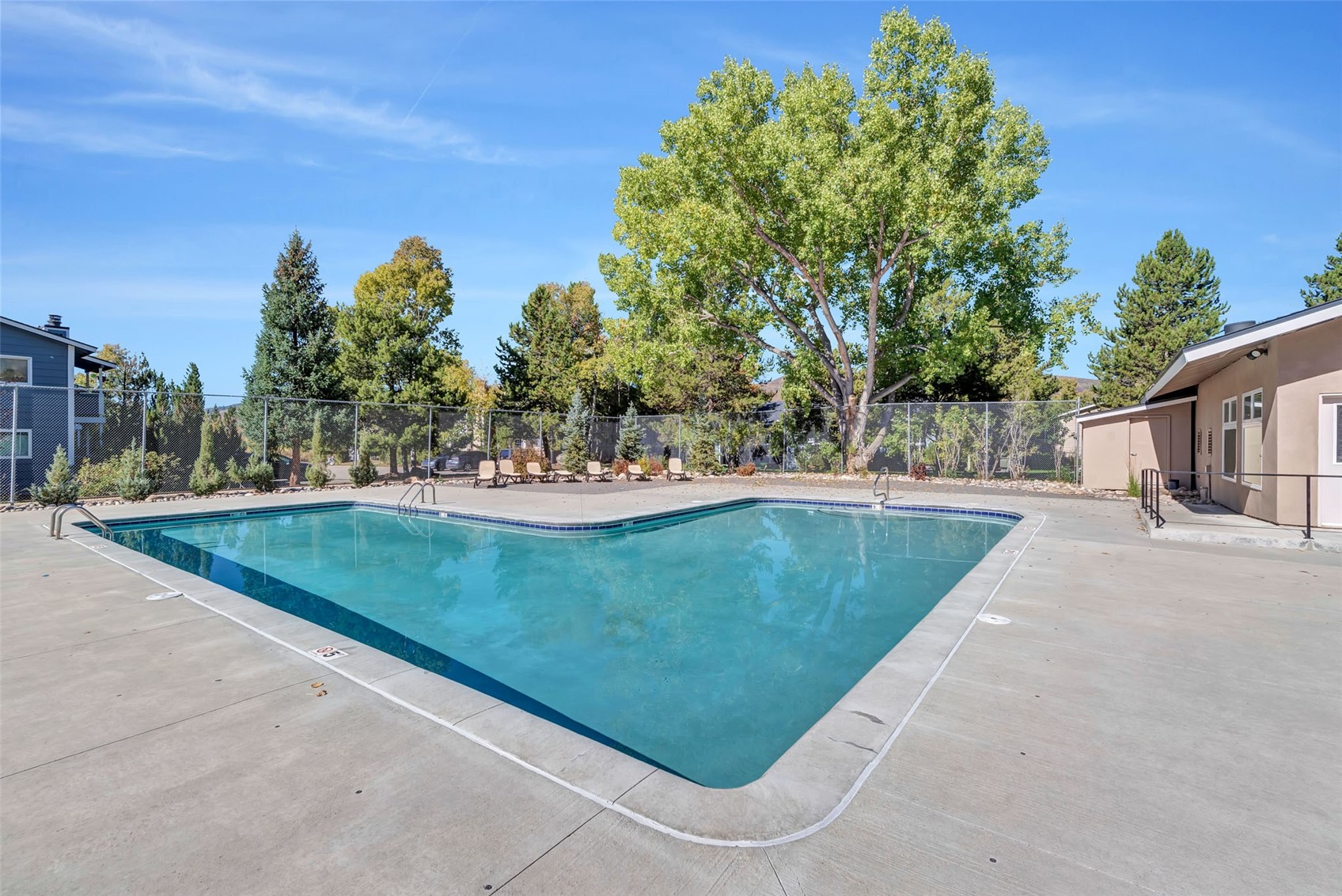 1380 Athens Plaza 9
