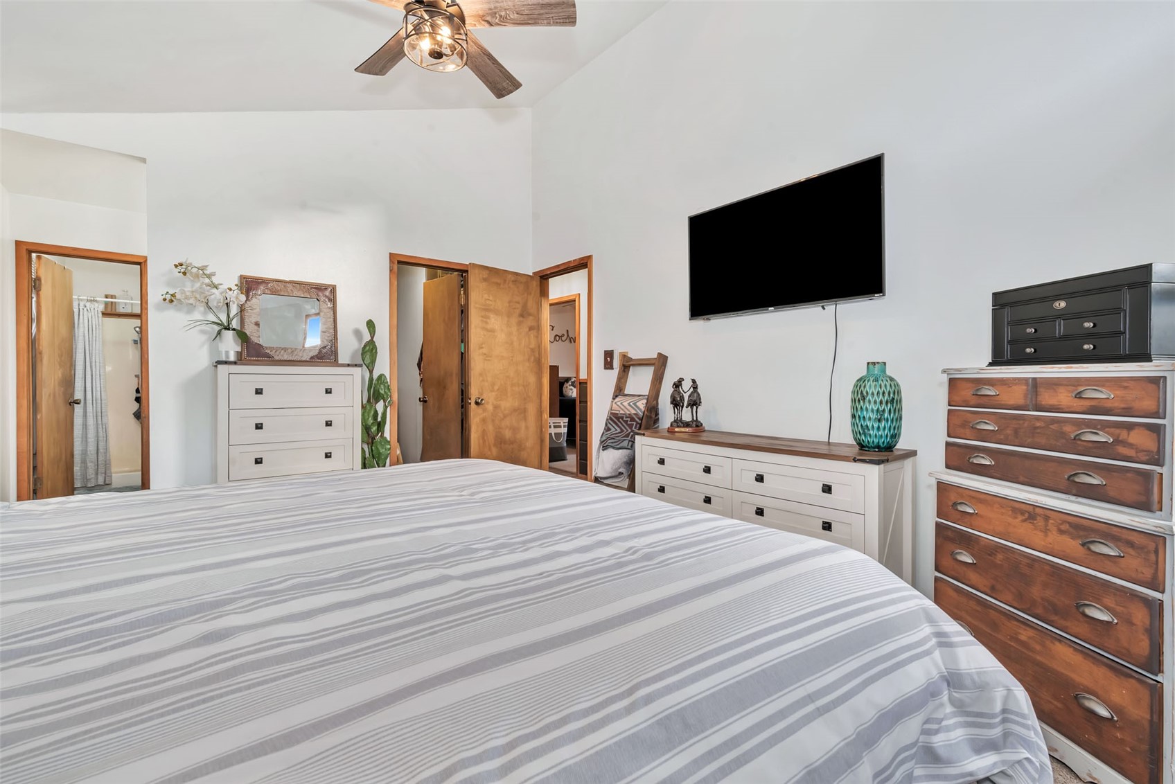 224 Meadow LANE