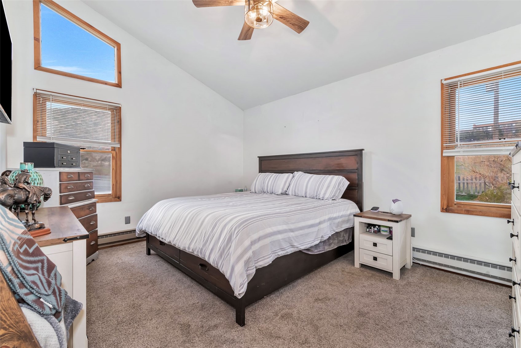 224 Meadow LANE