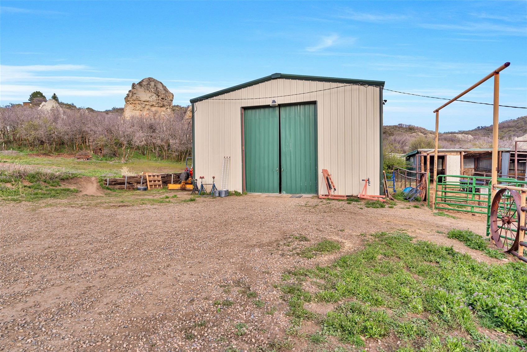 224 Meadow LANE