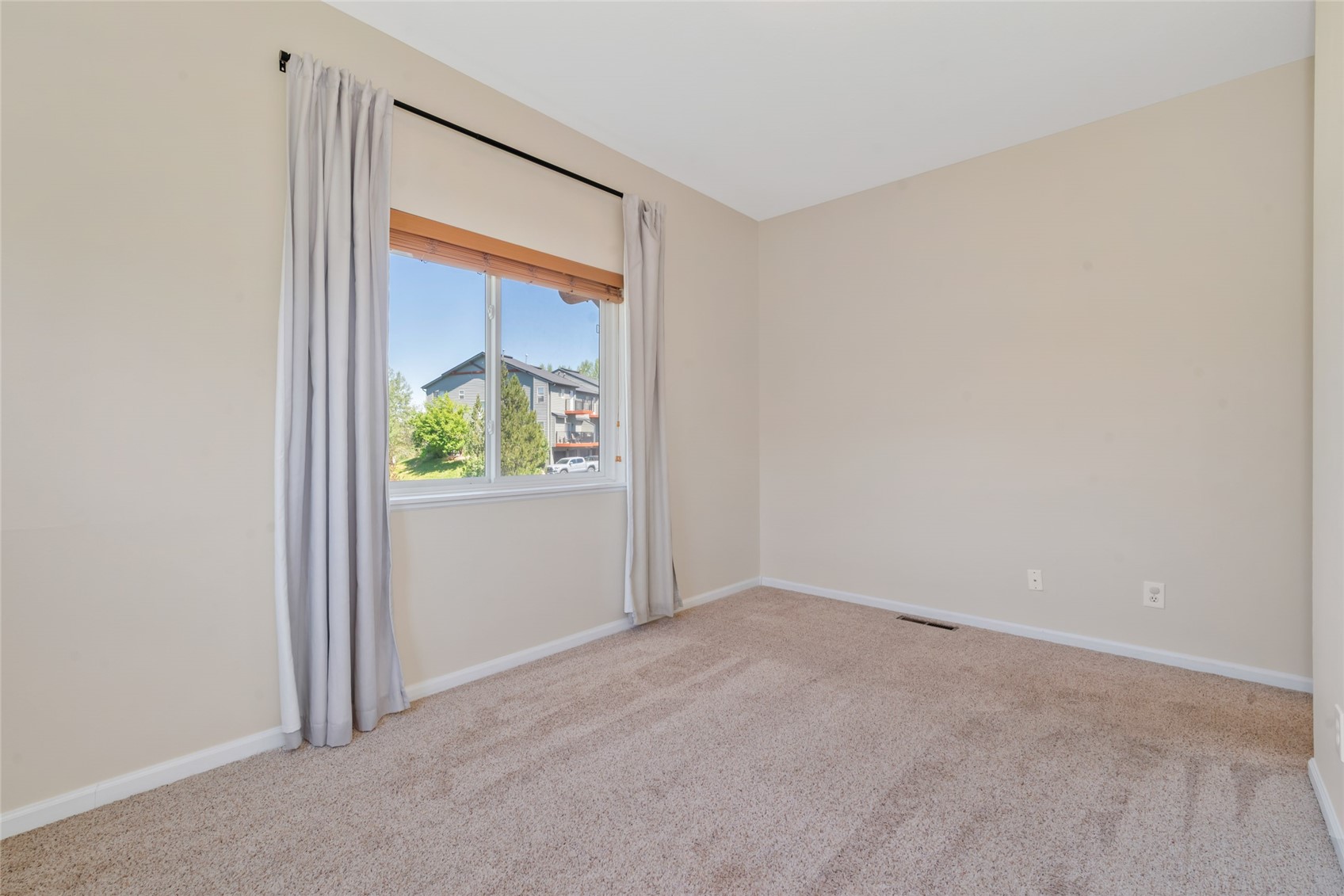 538 Eaglepointe COURT 1
