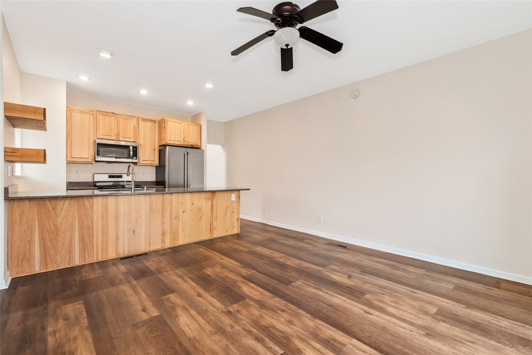 538 Eaglepointe COURT 1