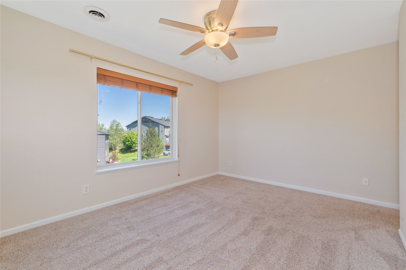 538 Eaglepointe COURT 1