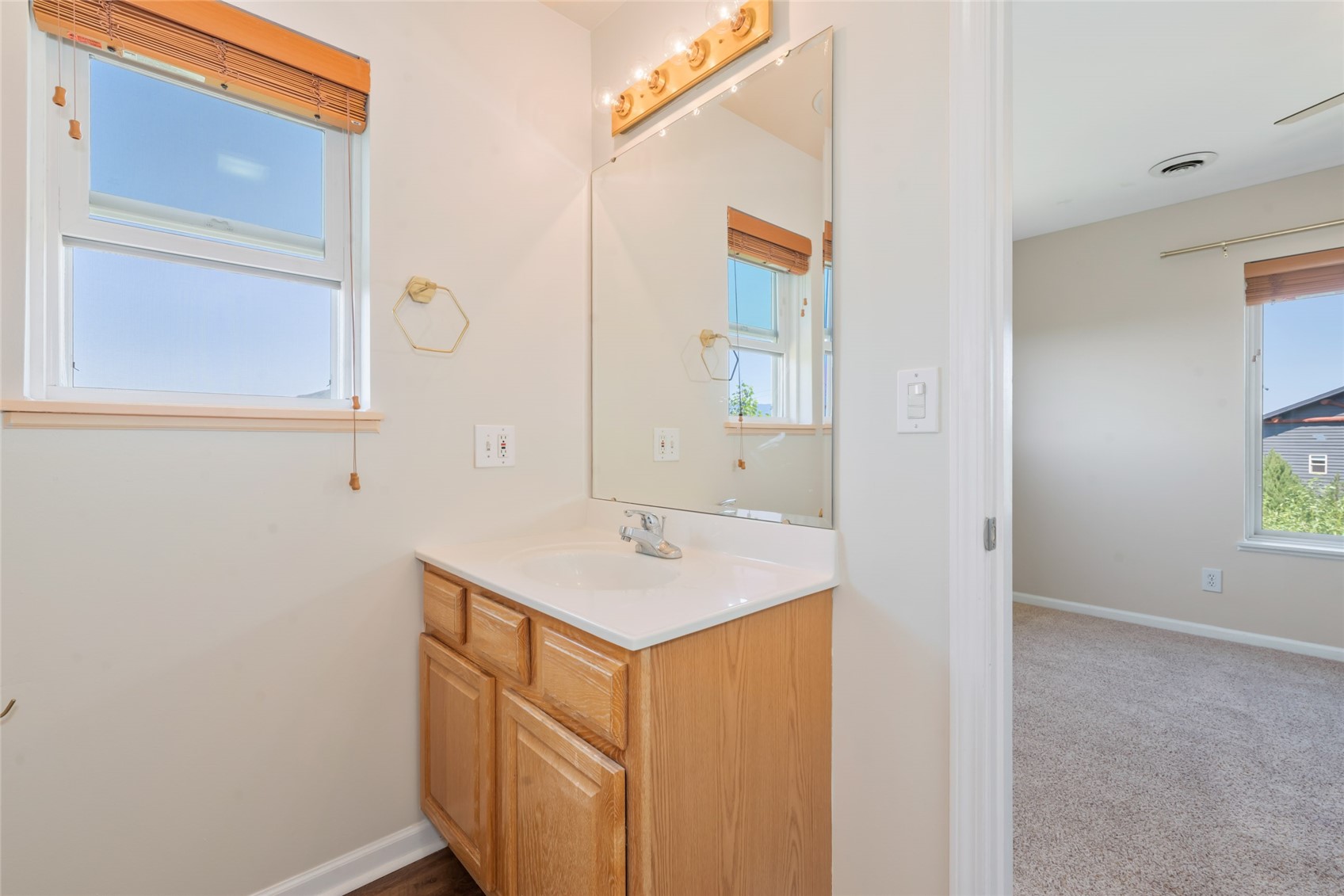 538 Eaglepointe COURT 1