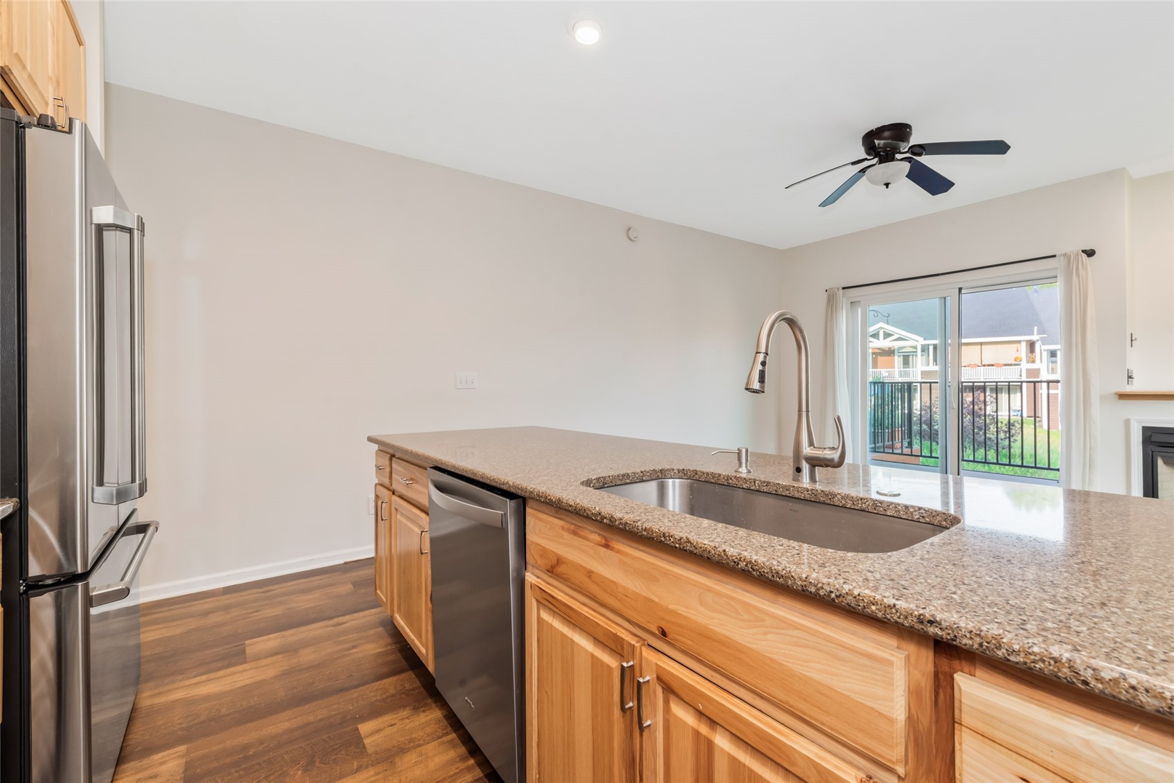 538 Eaglepointe COURT 1