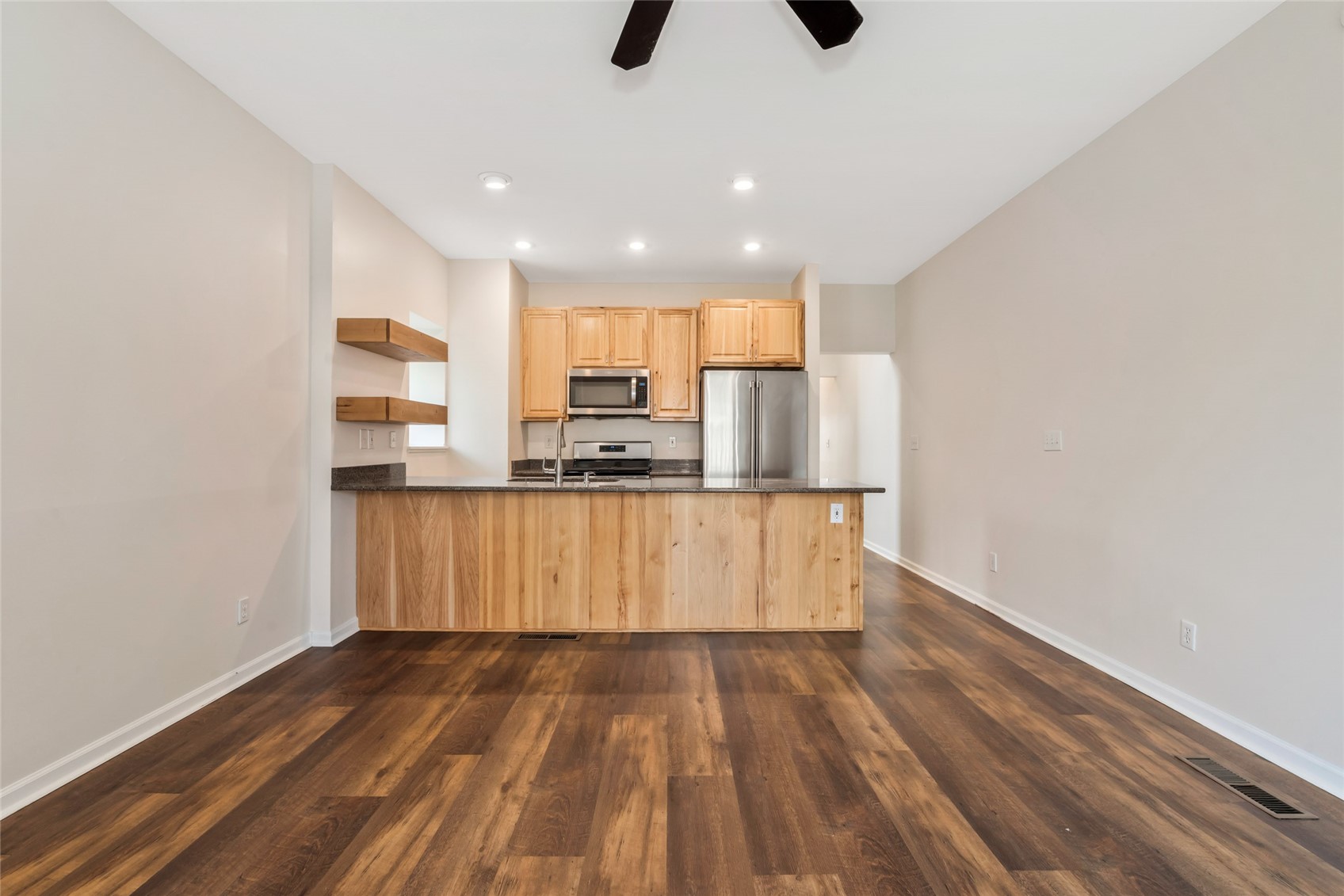538 Eaglepointe COURT 1