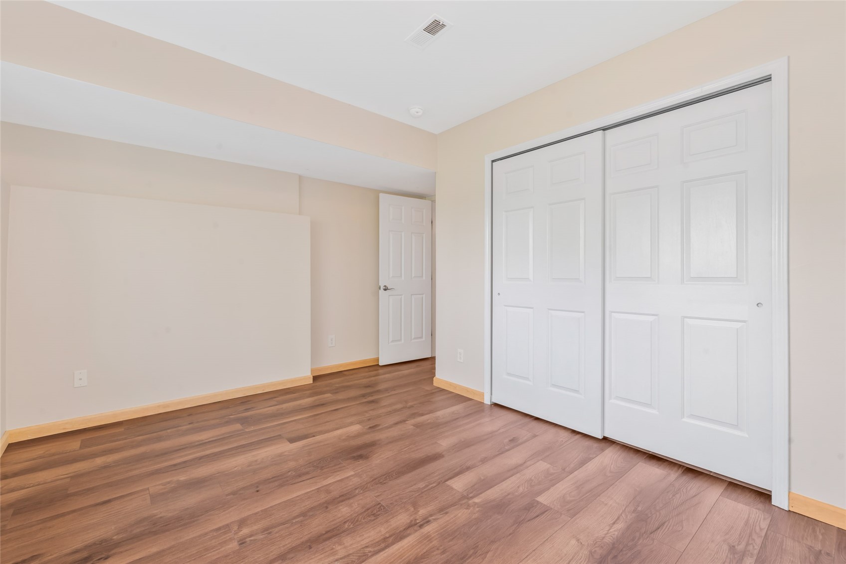 538 Eaglepointe COURT 1