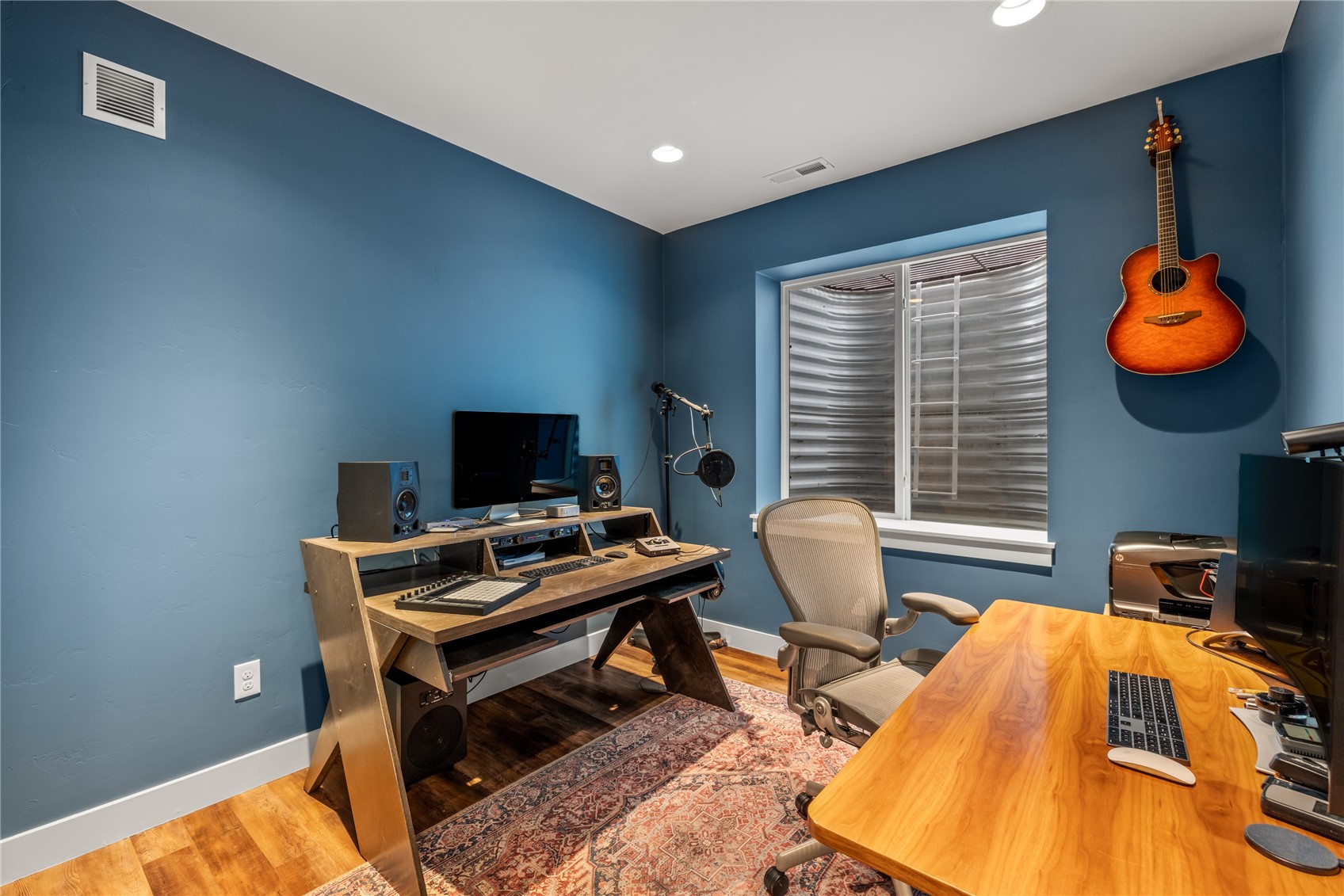 1501 Sunset WAY