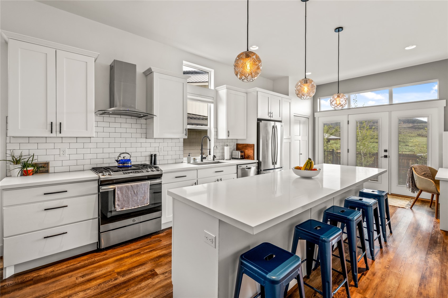 1501 Sunset WAY
