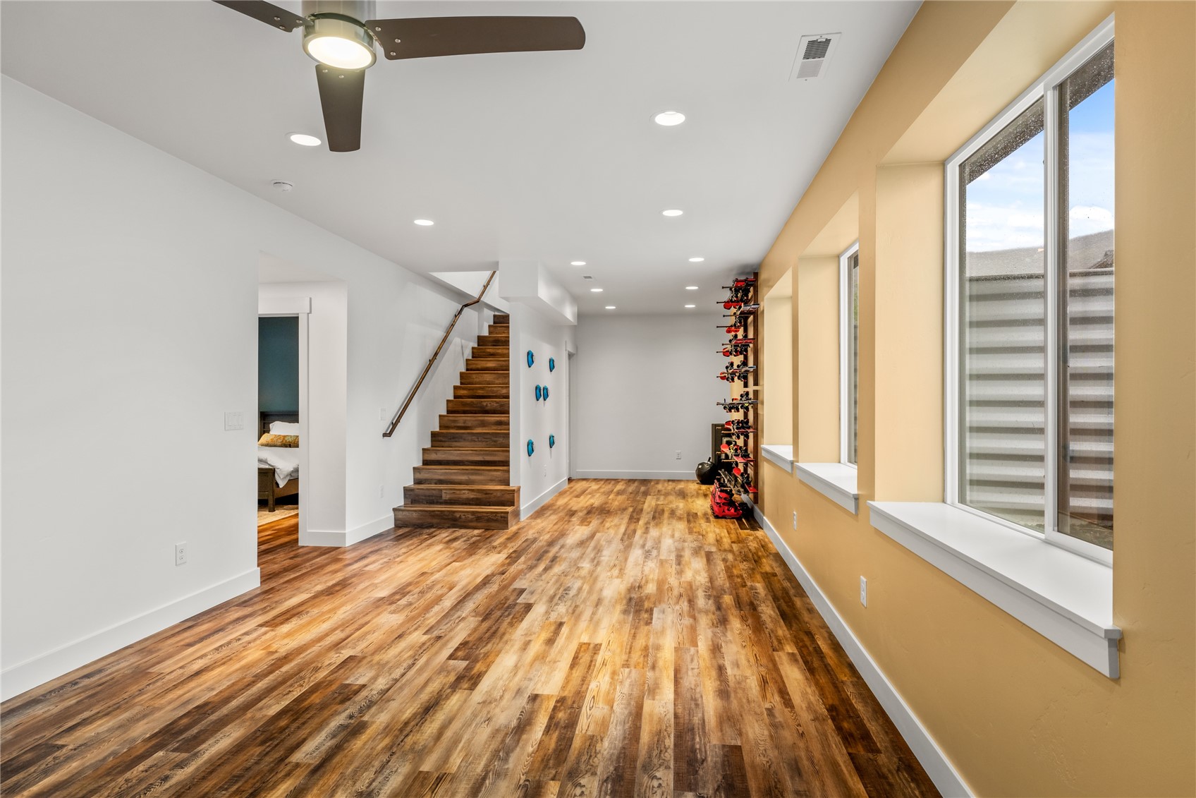 1501 Sunset WAY
