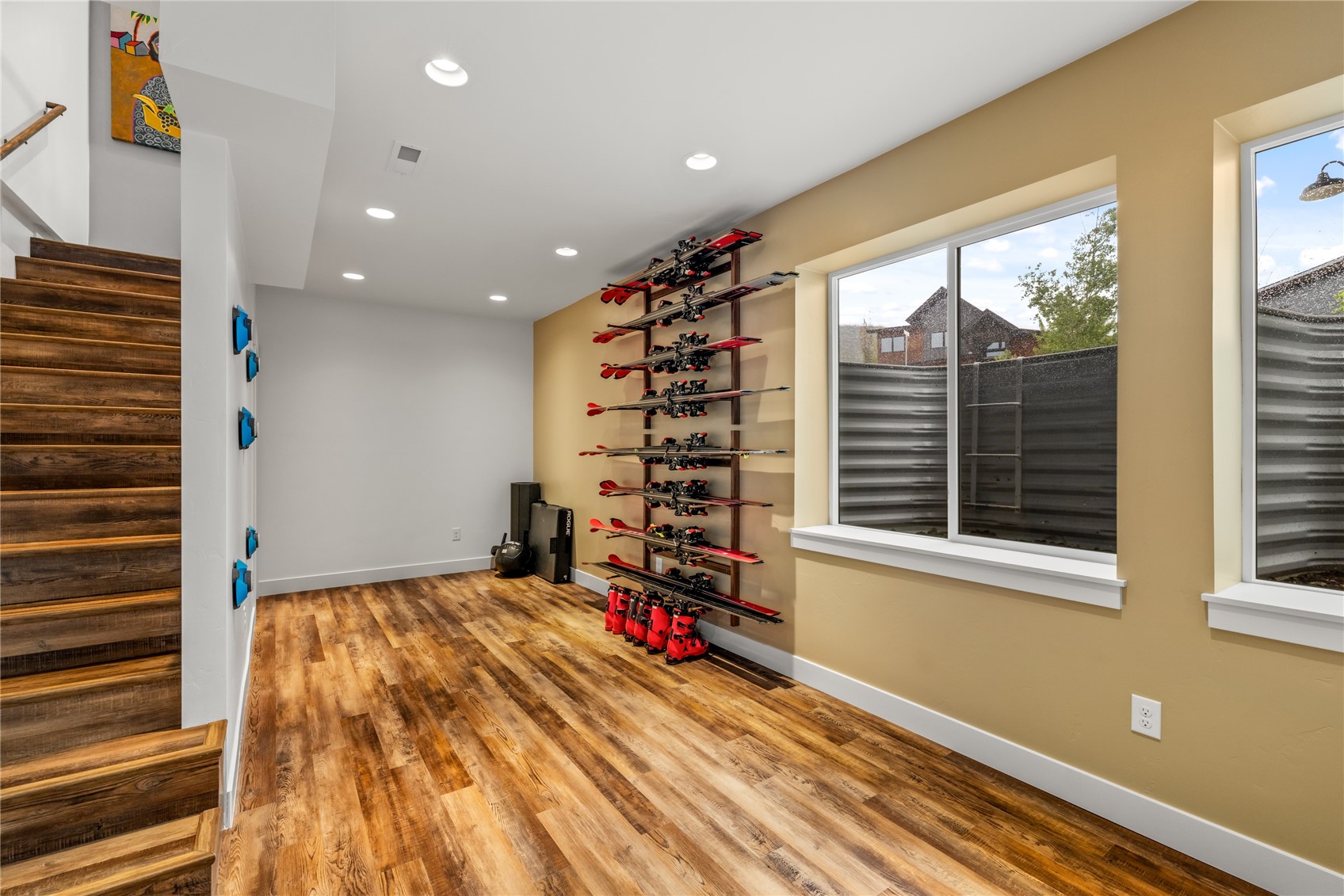 1501 Sunset WAY