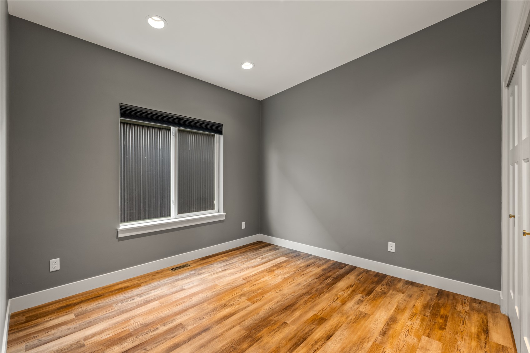 1501 Sunset WAY