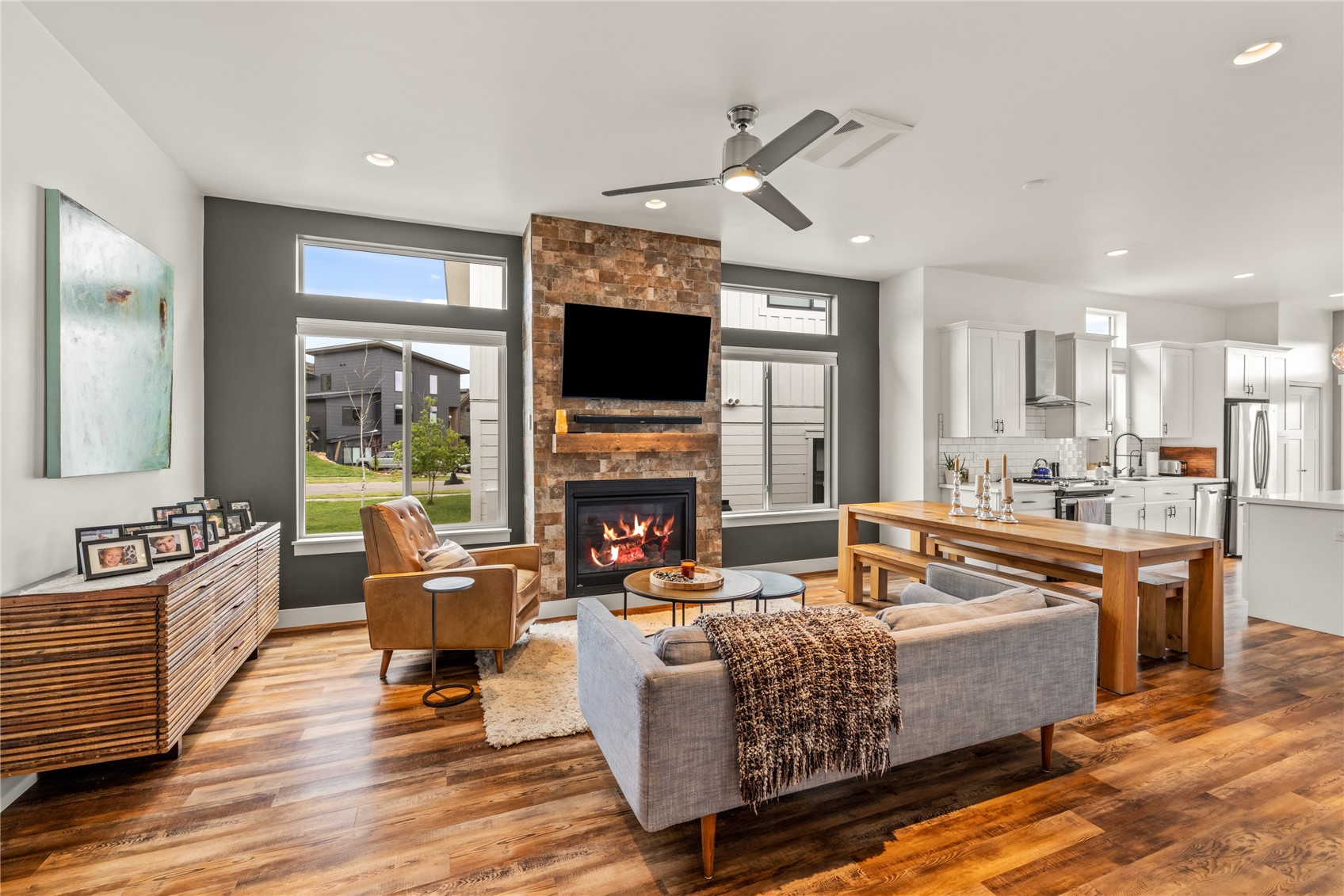 1501 Sunset WAY
