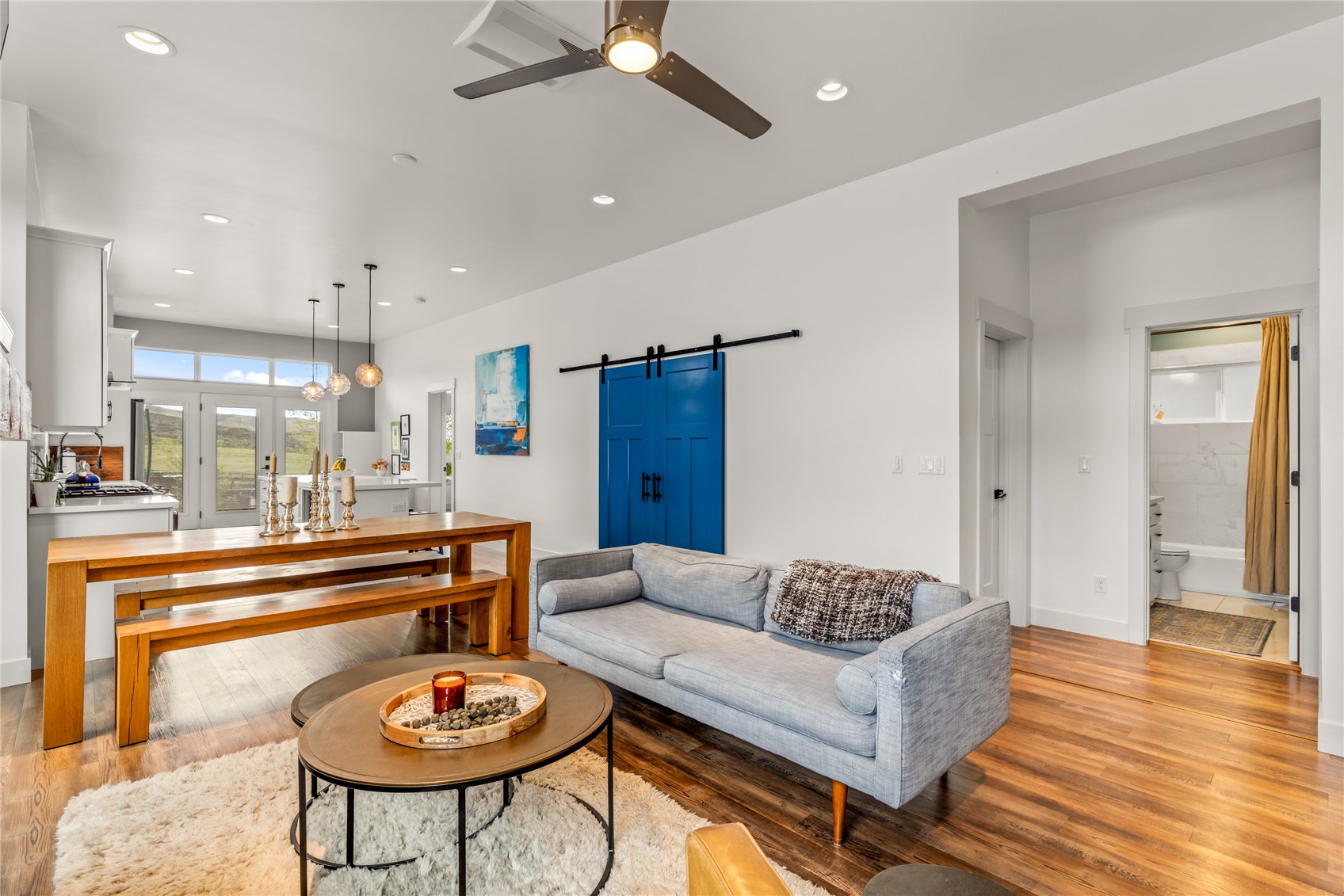 1501 Sunset WAY