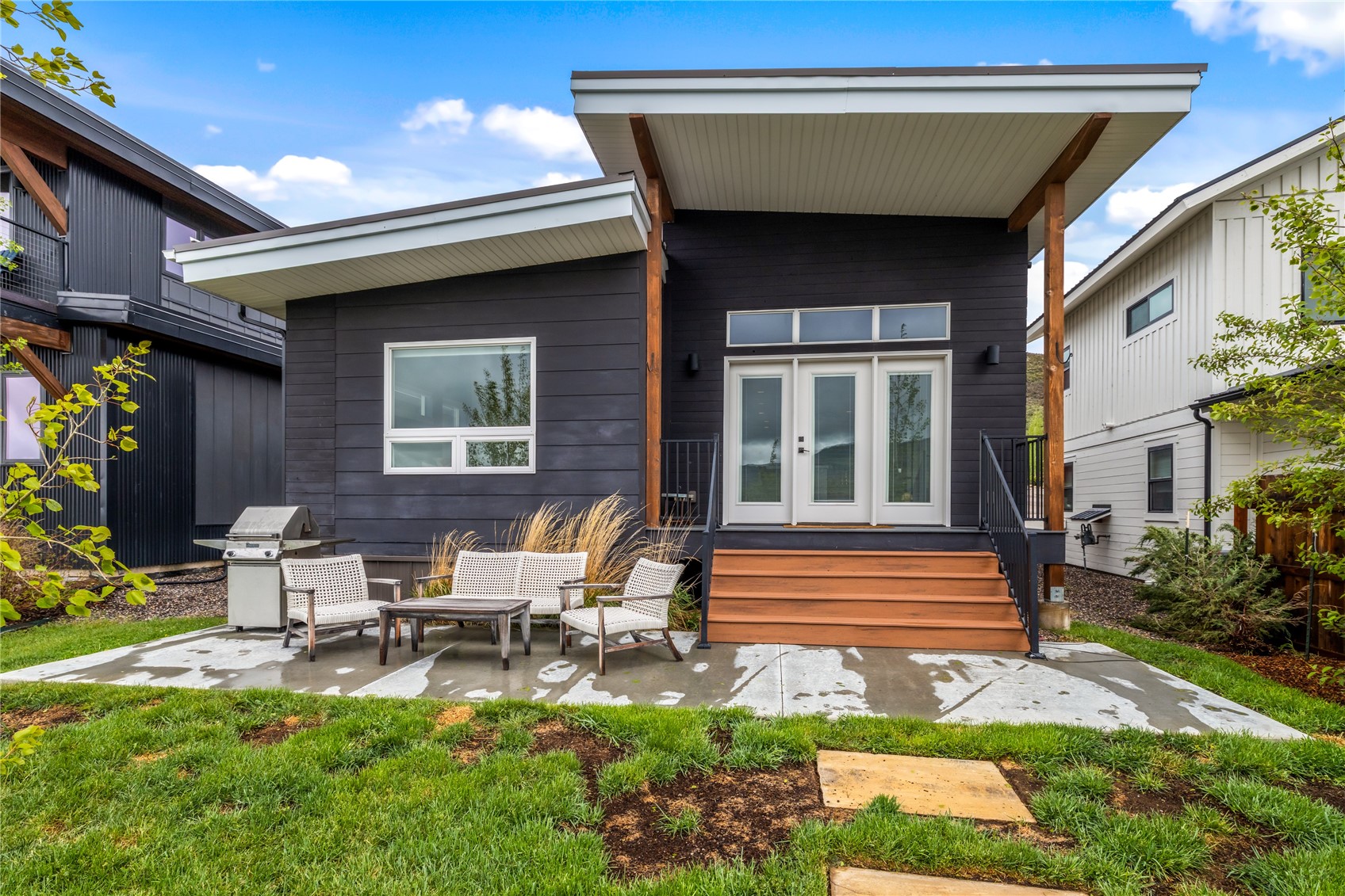 1501 Sunset WAY