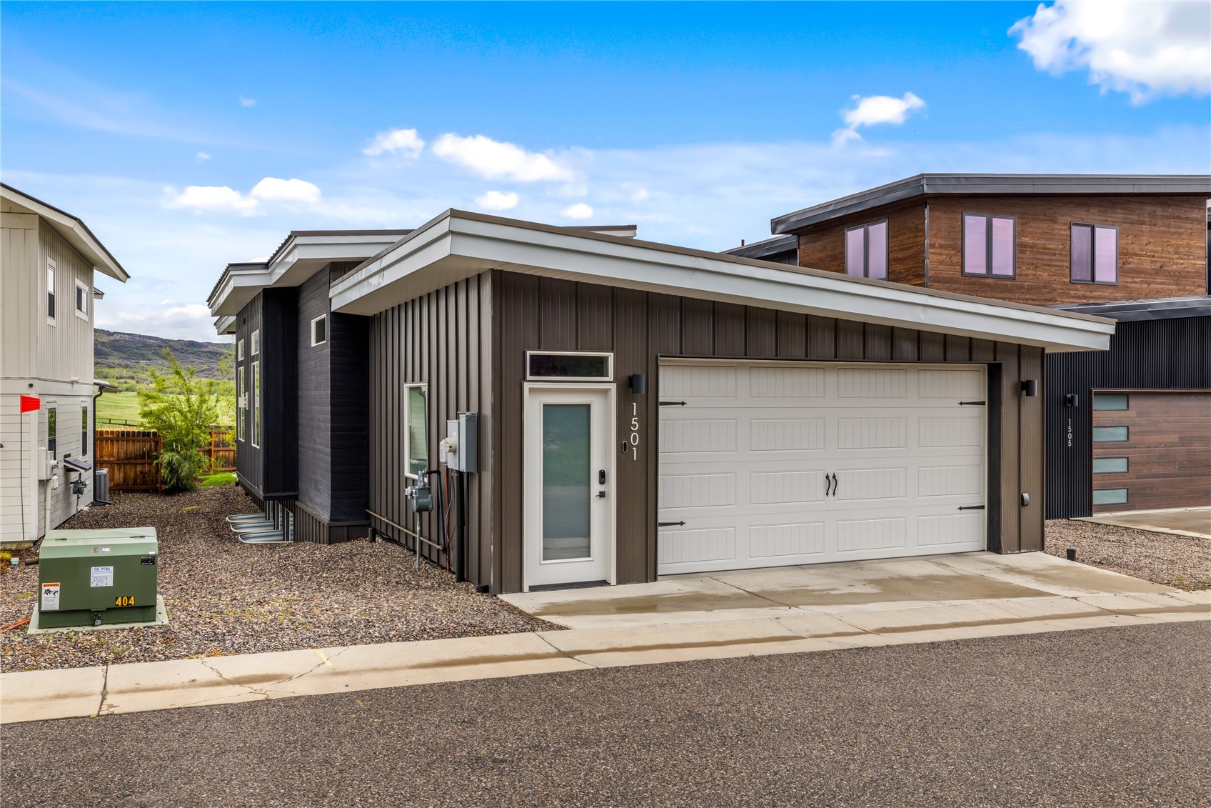 1501 Sunset WAY