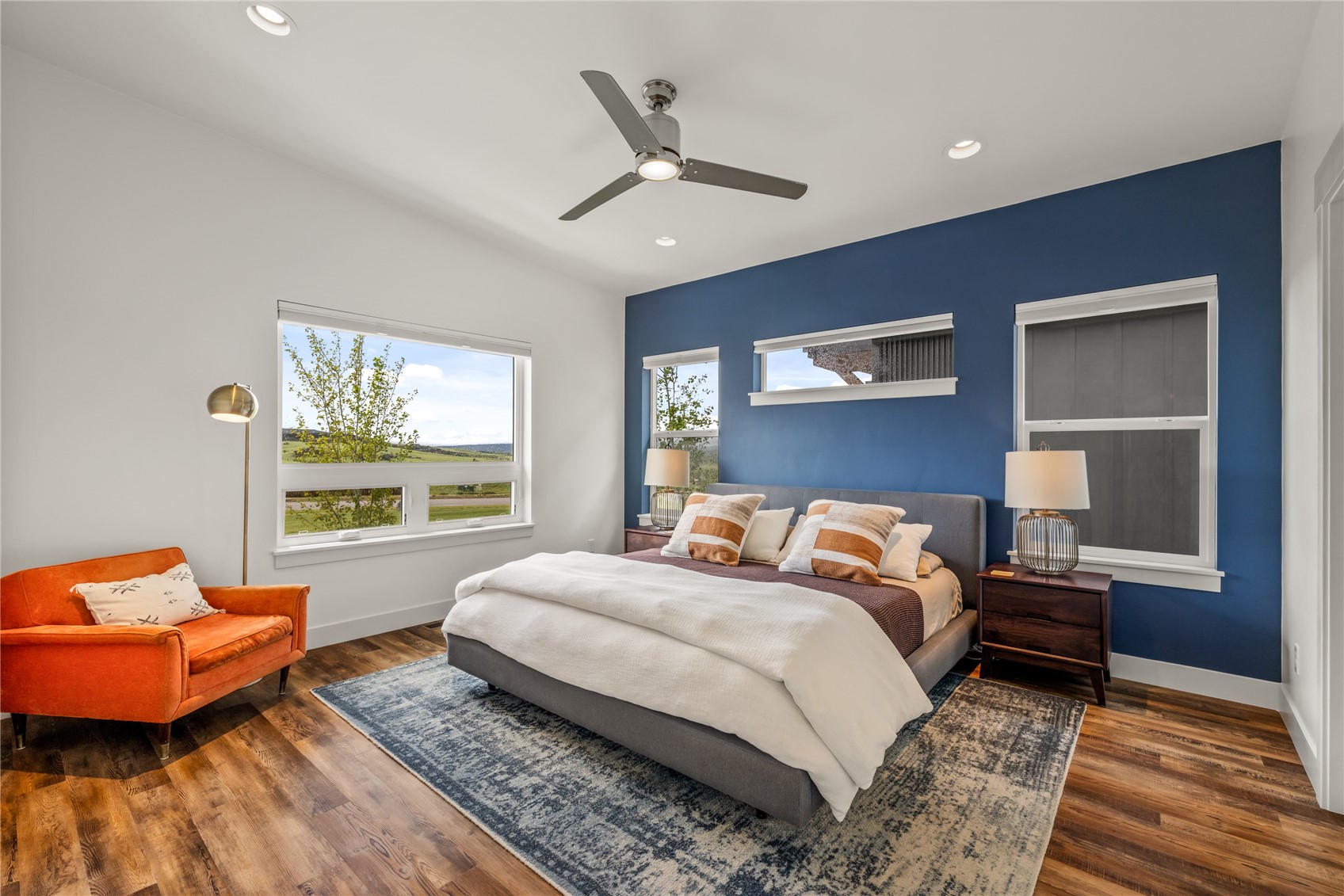 1501 Sunset WAY
