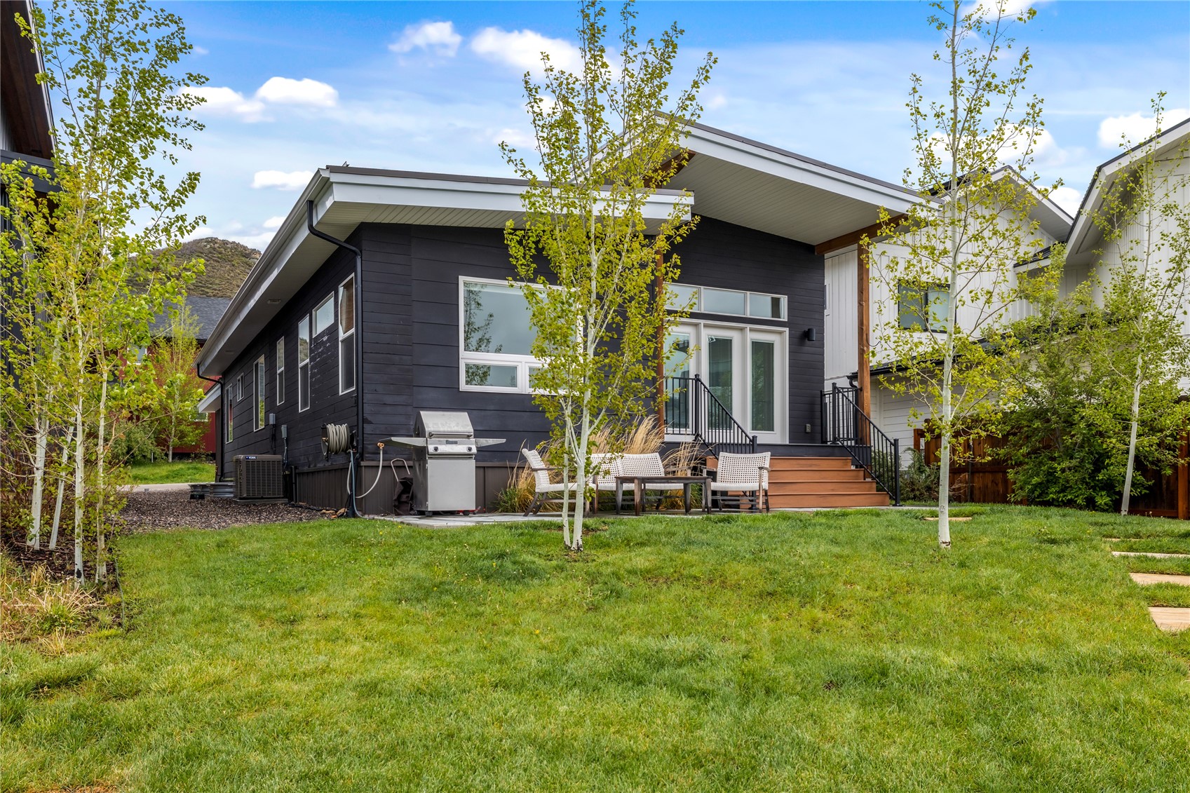 1501 Sunset WAY