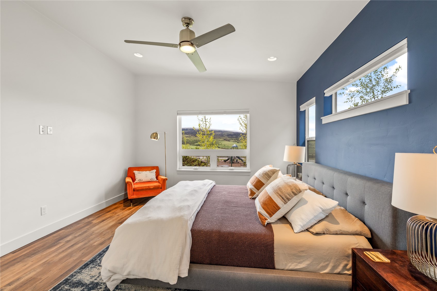 1501 Sunset WAY