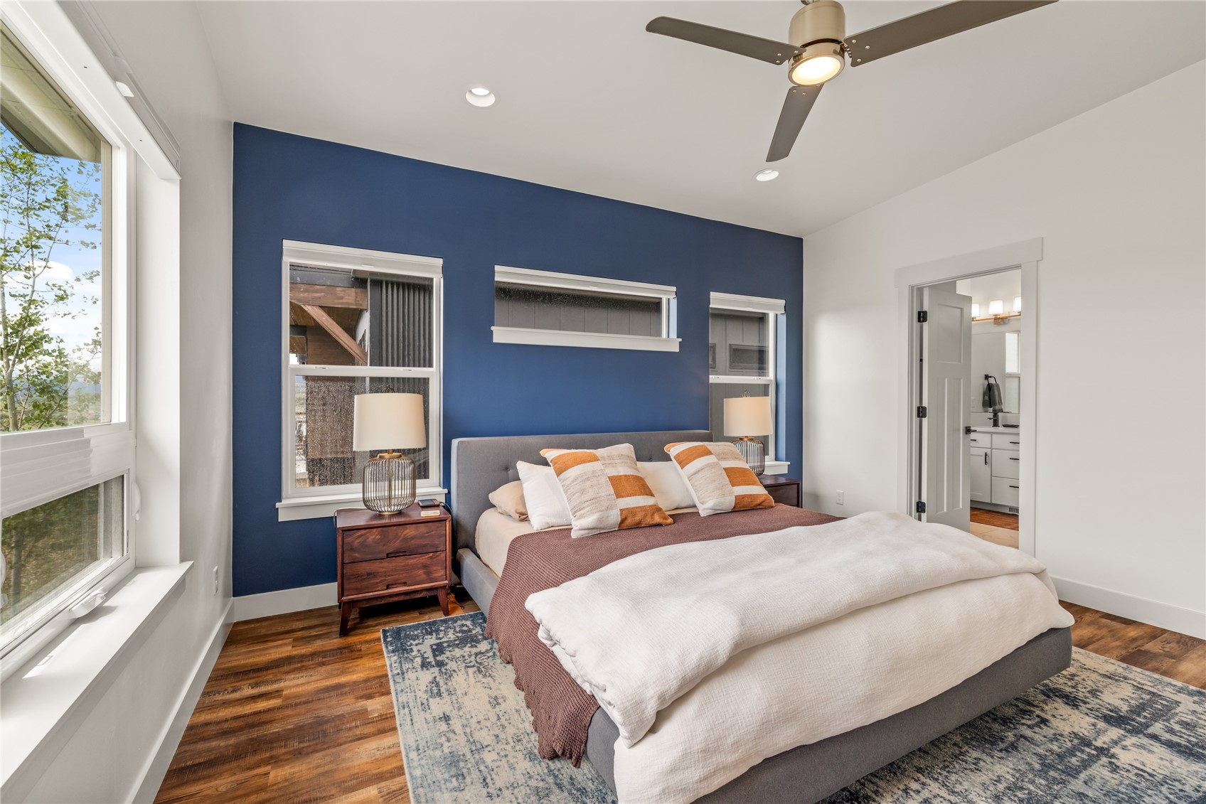 1501 Sunset WAY