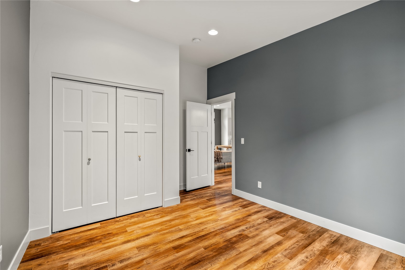 1501 Sunset WAY