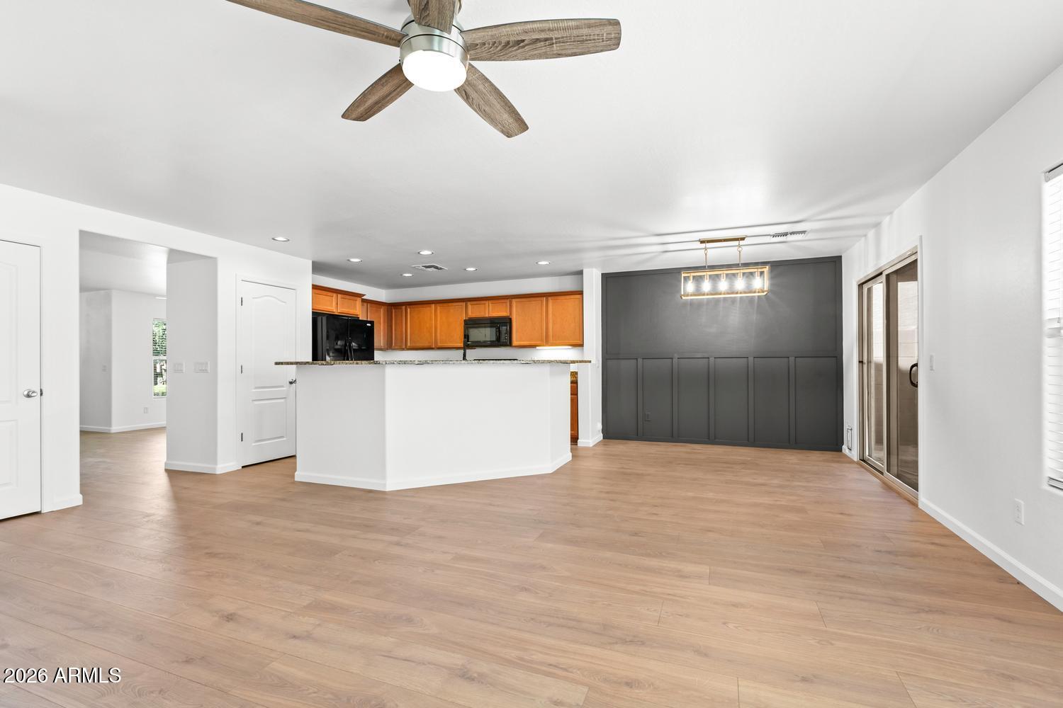 11014 W ELM Street