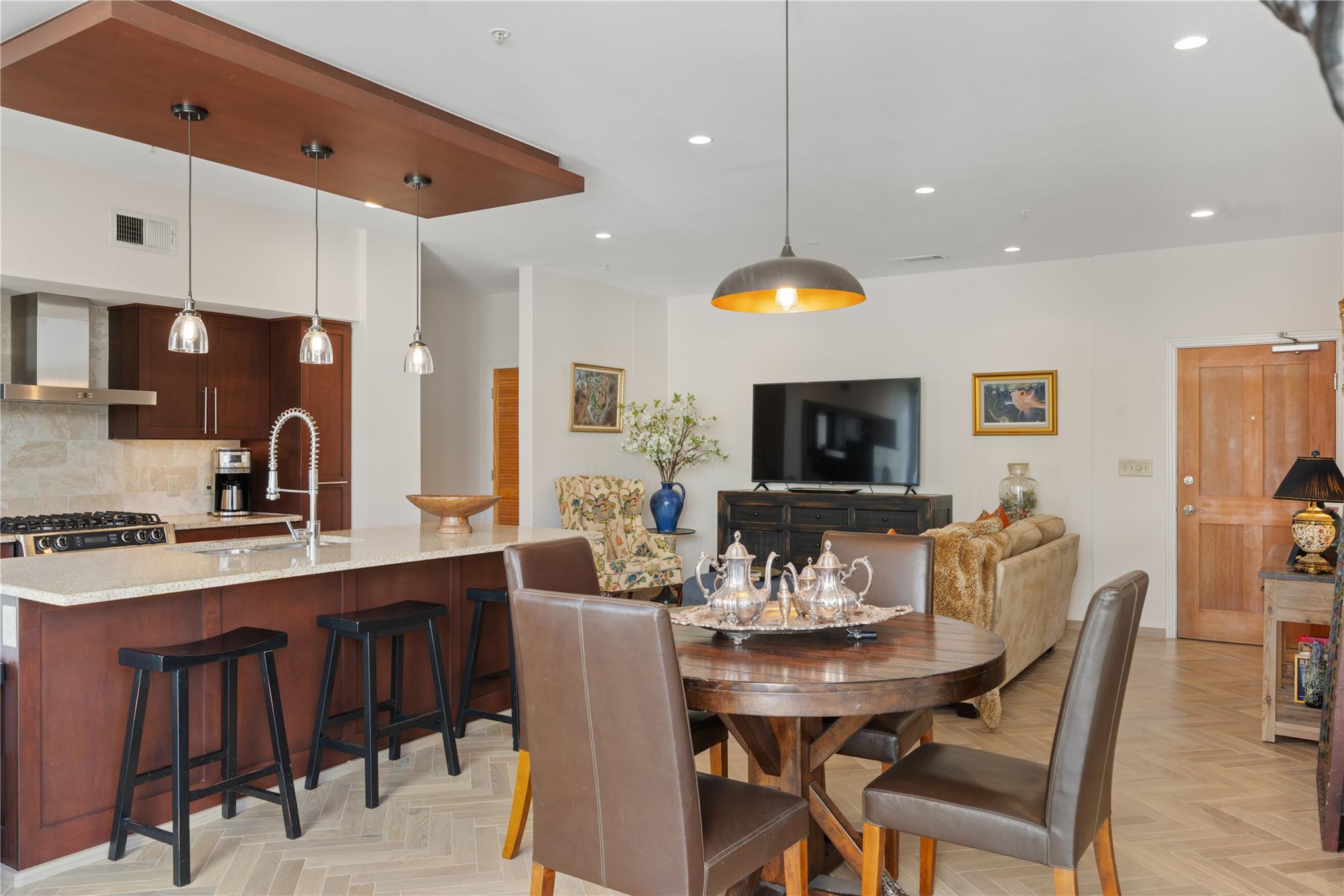 1600 Barton Springs RD # 5301