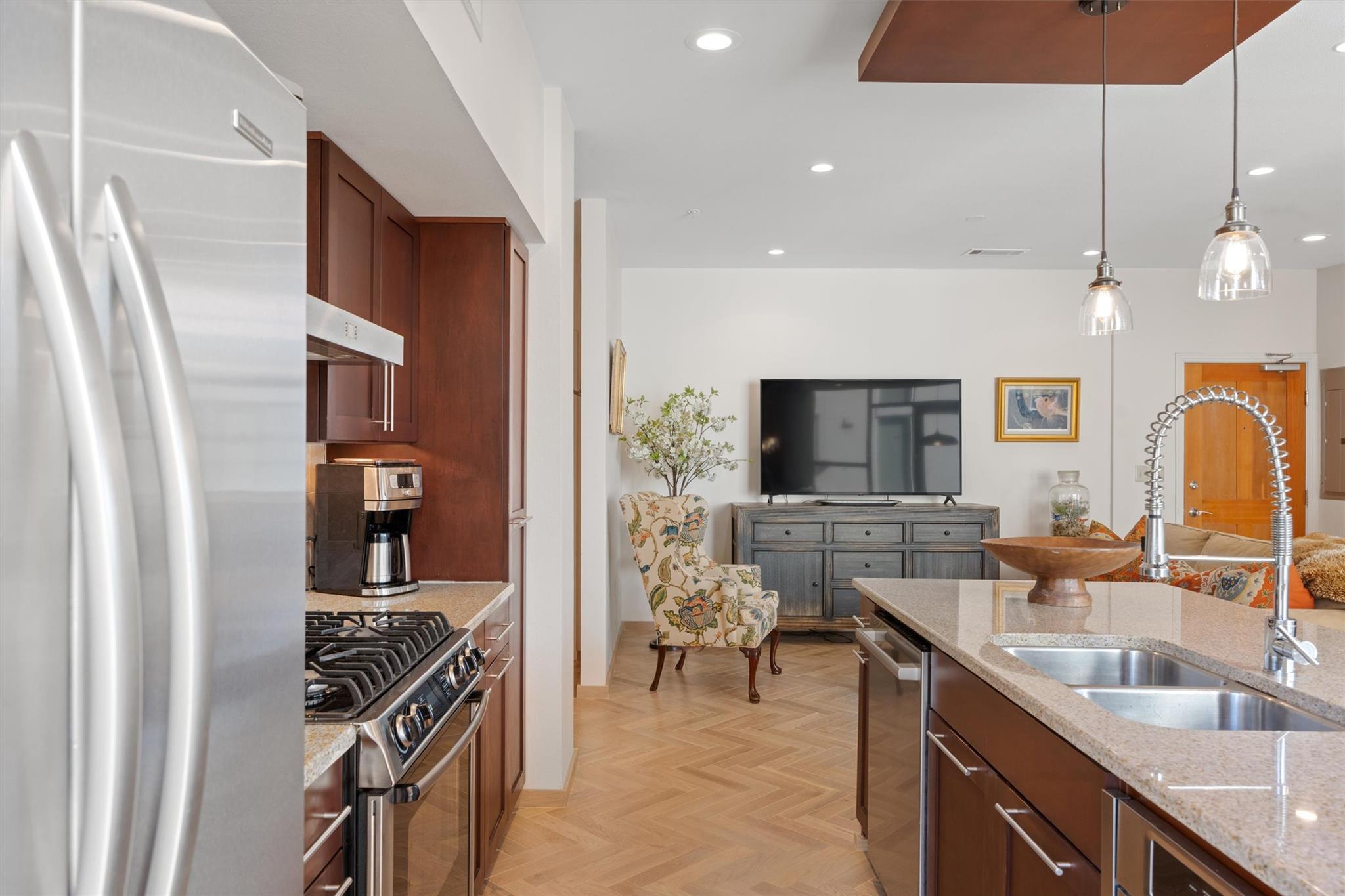 1600 Barton Springs RD # 5301