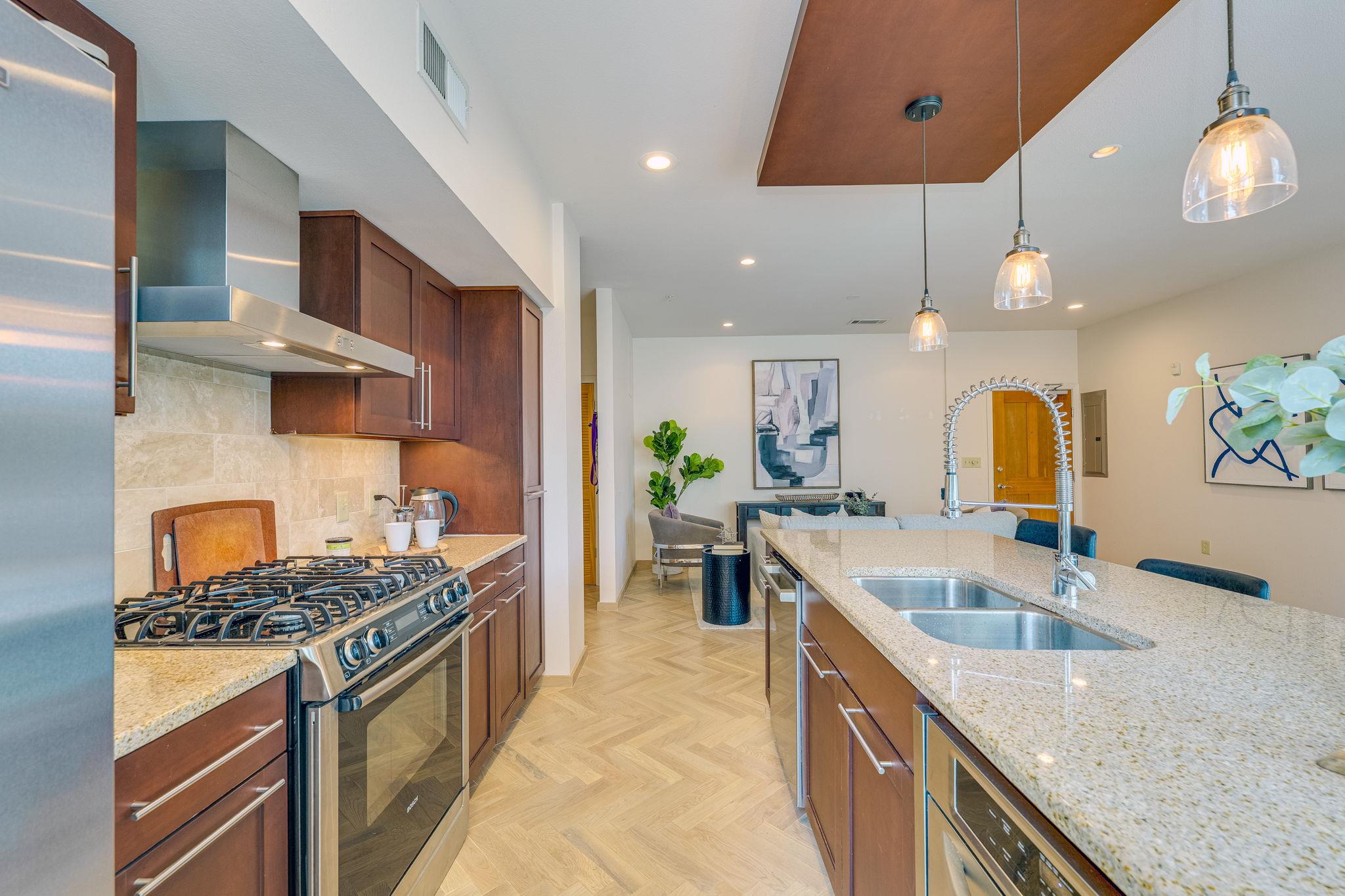 1600 Barton Springs RD # 5301