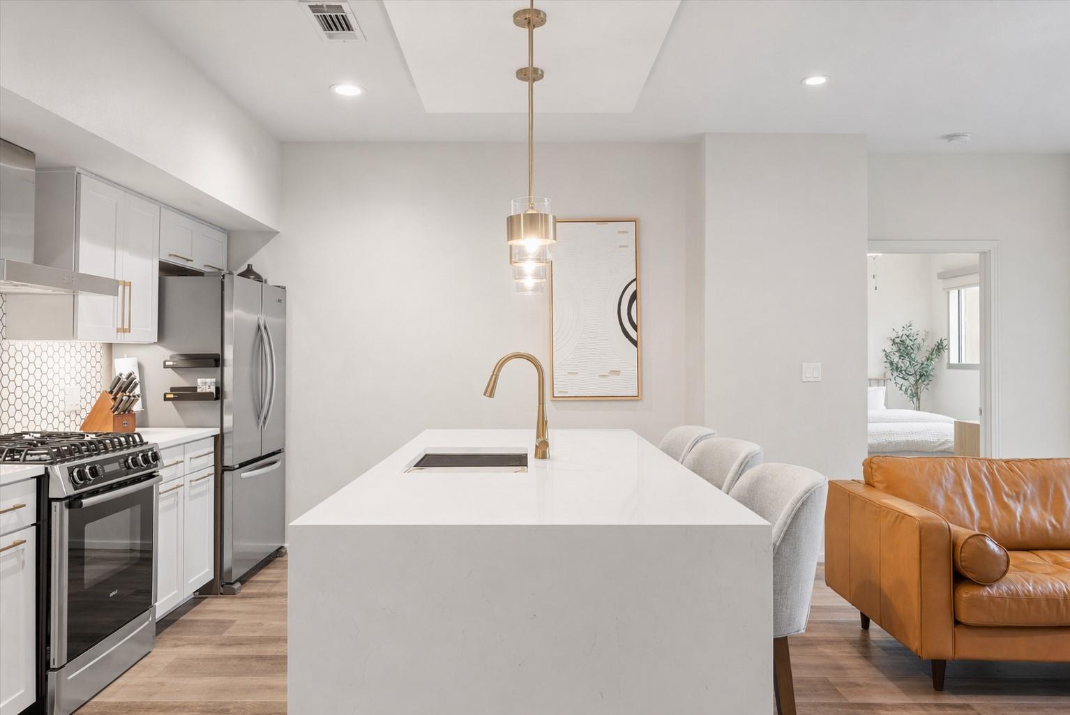 1600 Barton Springs RD # 4205