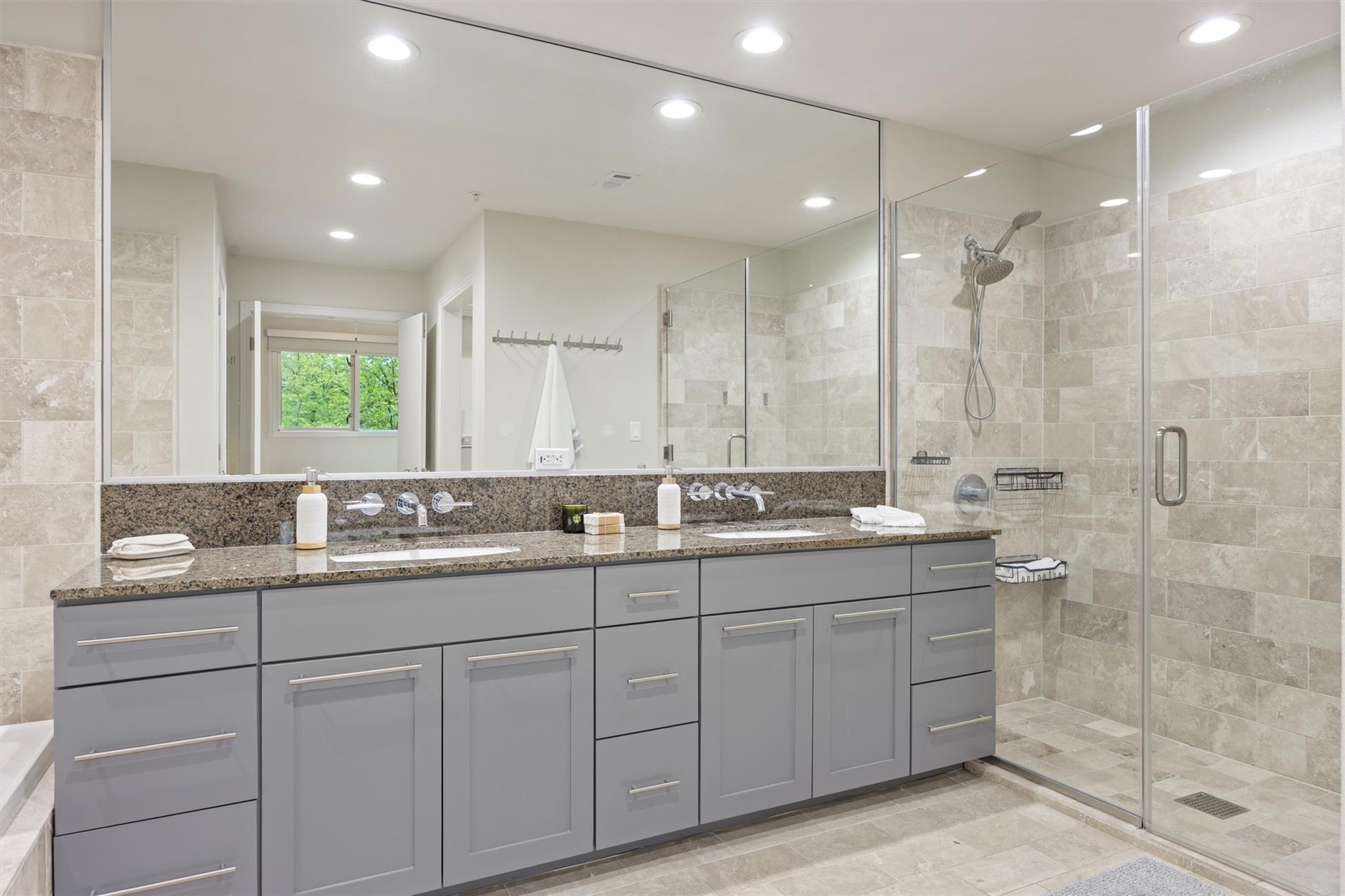 1600 Barton Springs RD # 4205