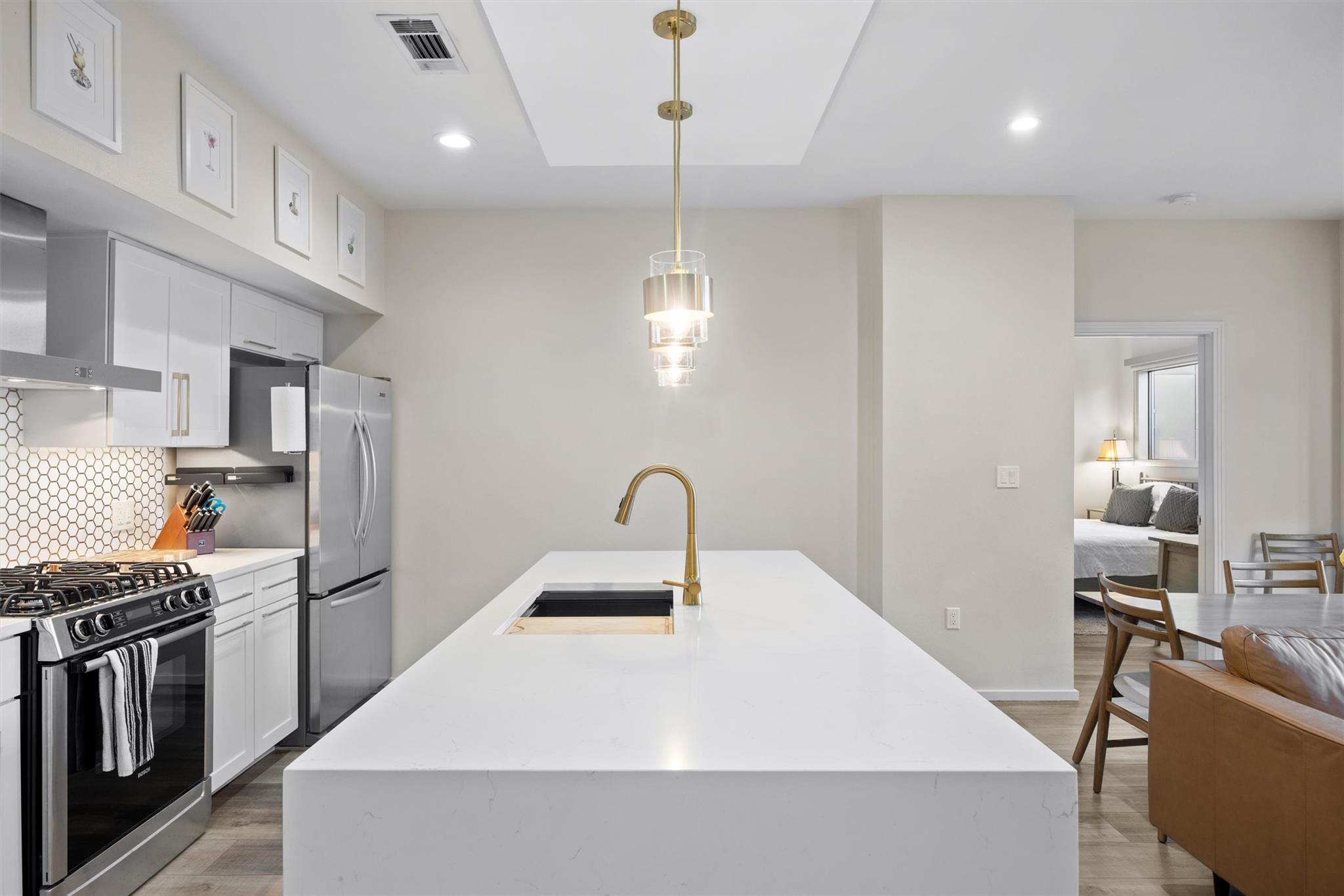 1600 Barton Springs RD # 4205