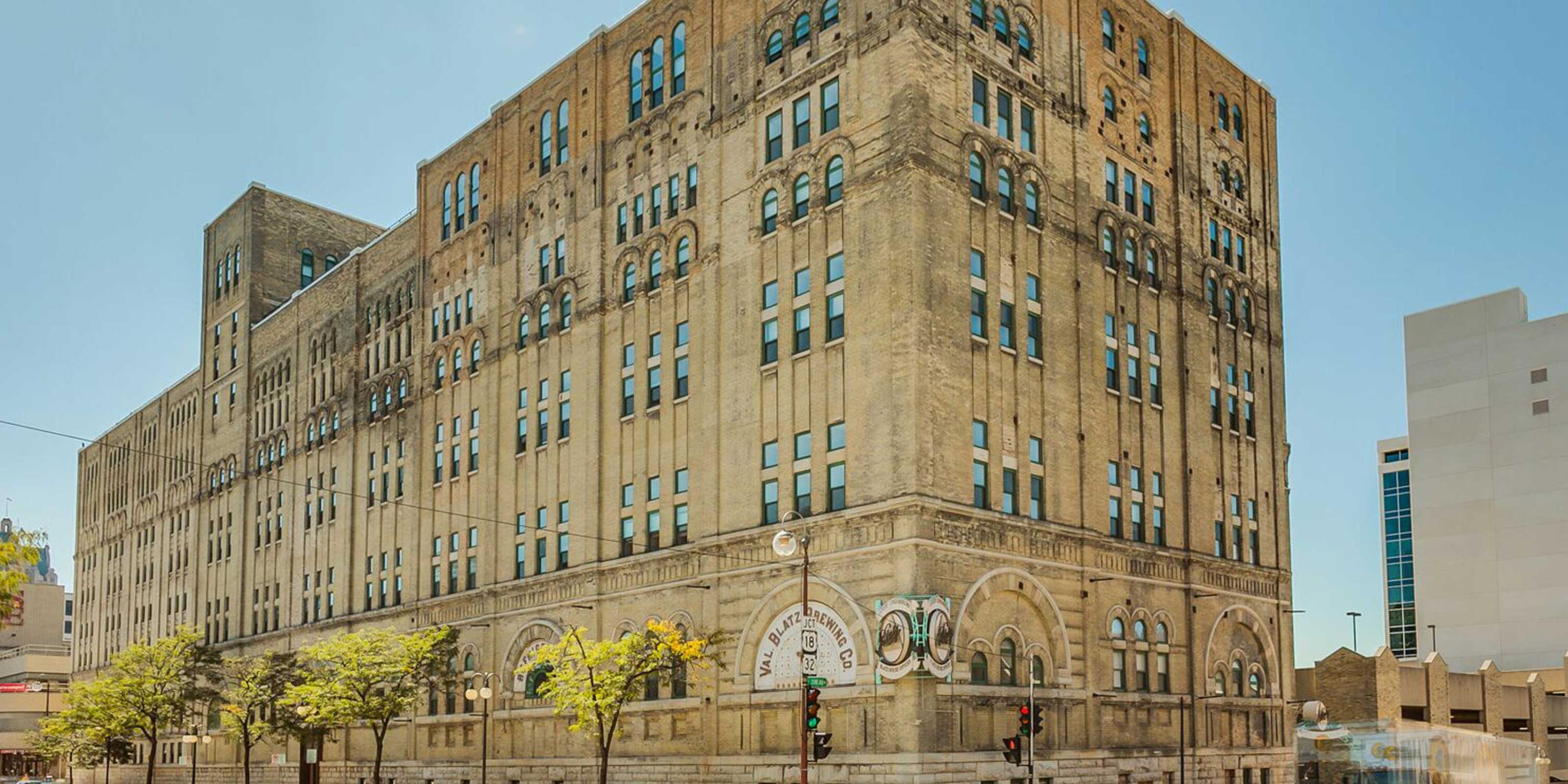 270 E Highland Ave Unit: 1041