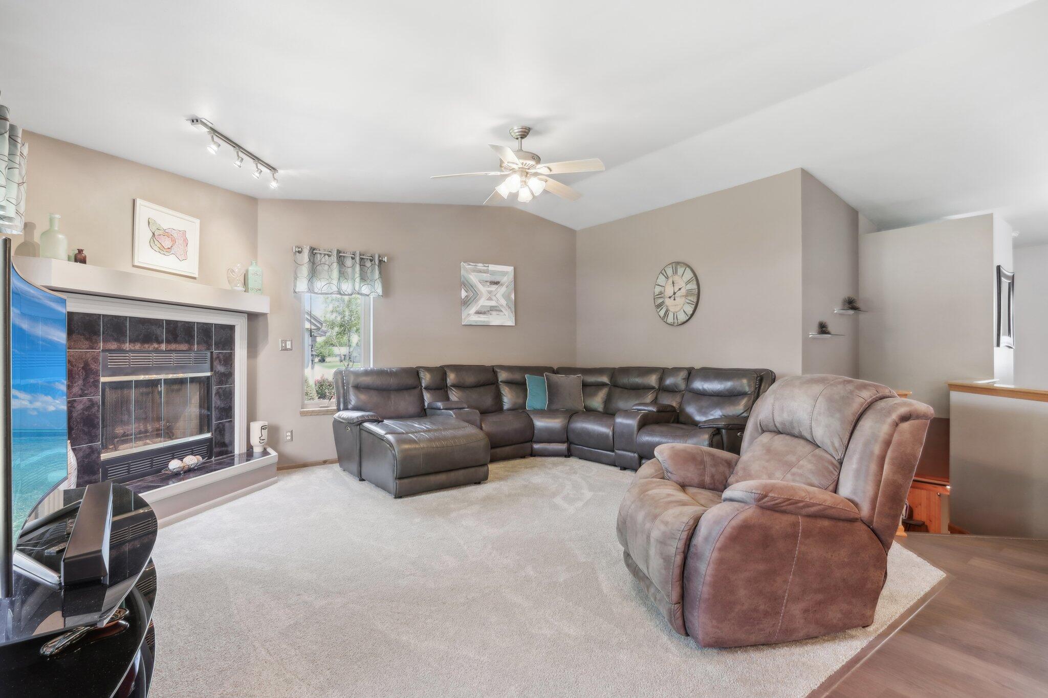2536 Rebecca Dr