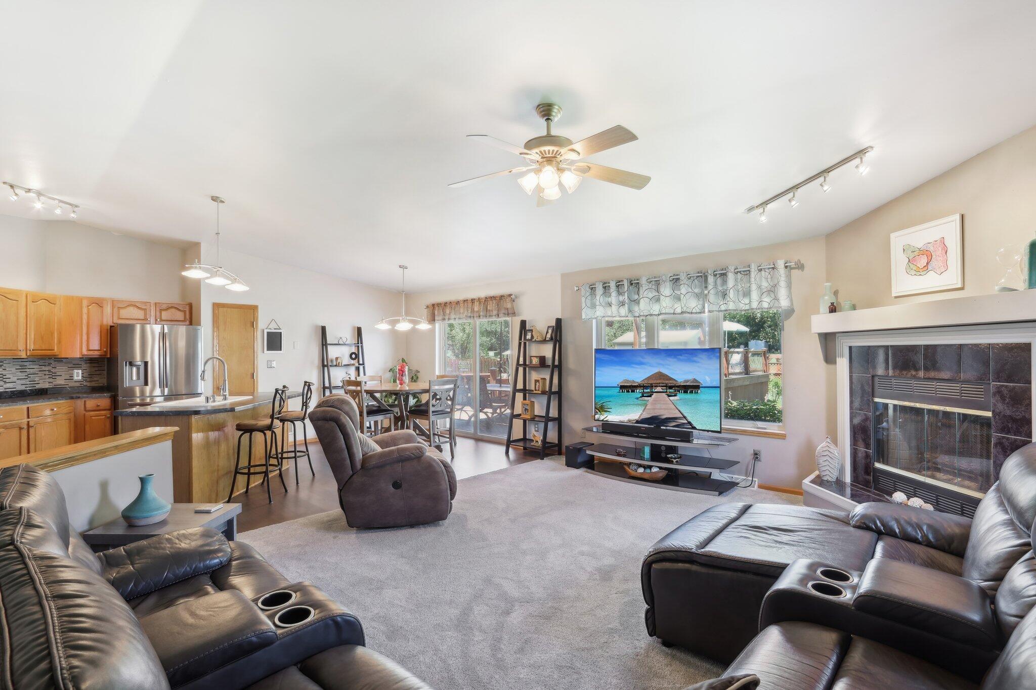 2536 Rebecca Dr