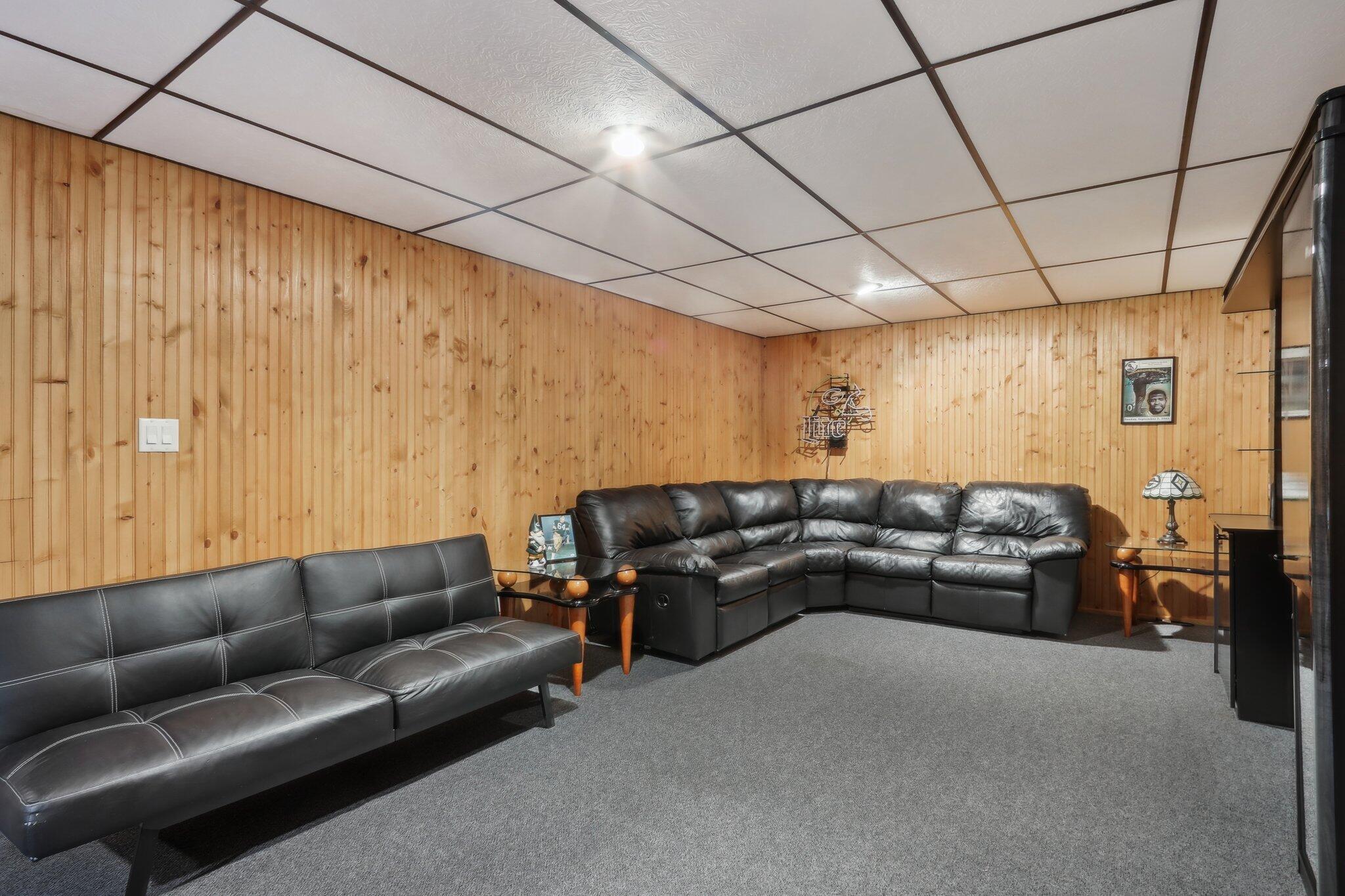 2536 Rebecca Dr