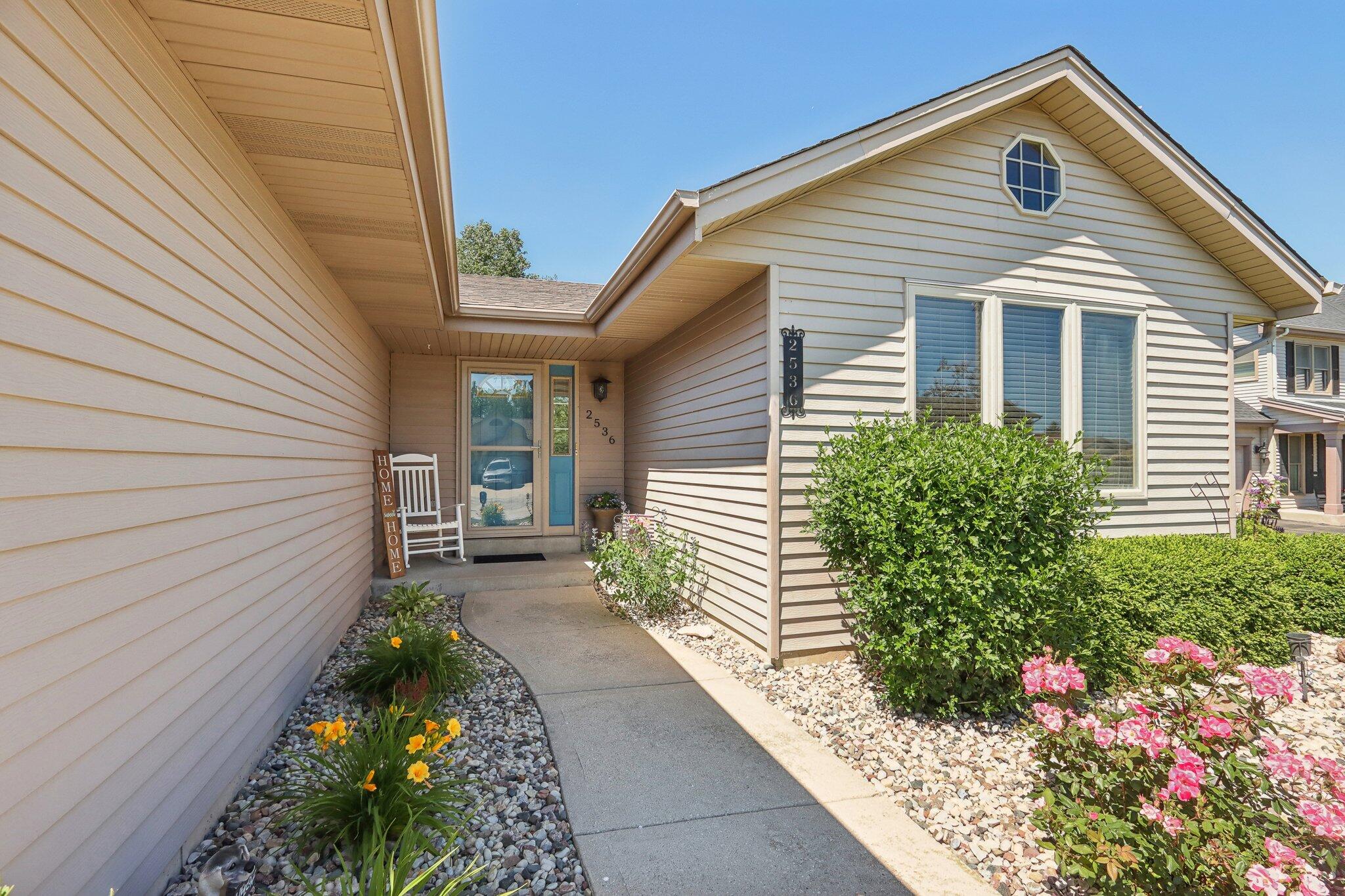 2536 Rebecca Dr