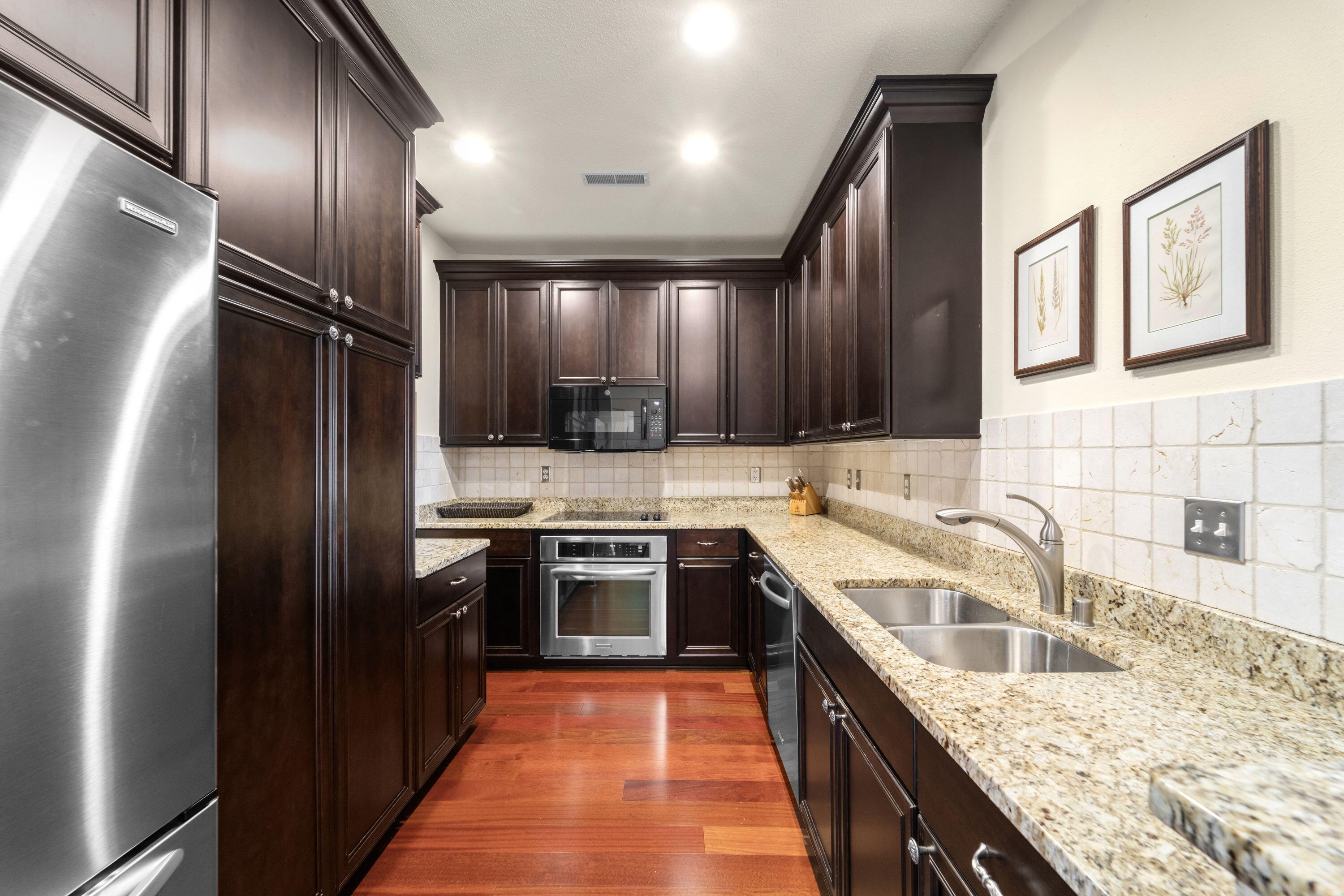 1300 N Prospect Ave Unit: 220