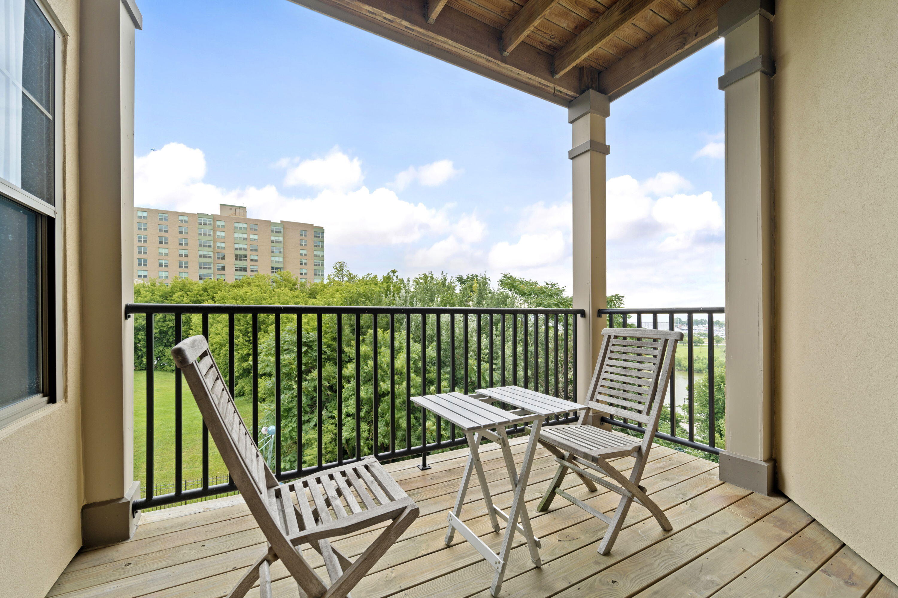 1300 N Prospect Ave Unit: 220