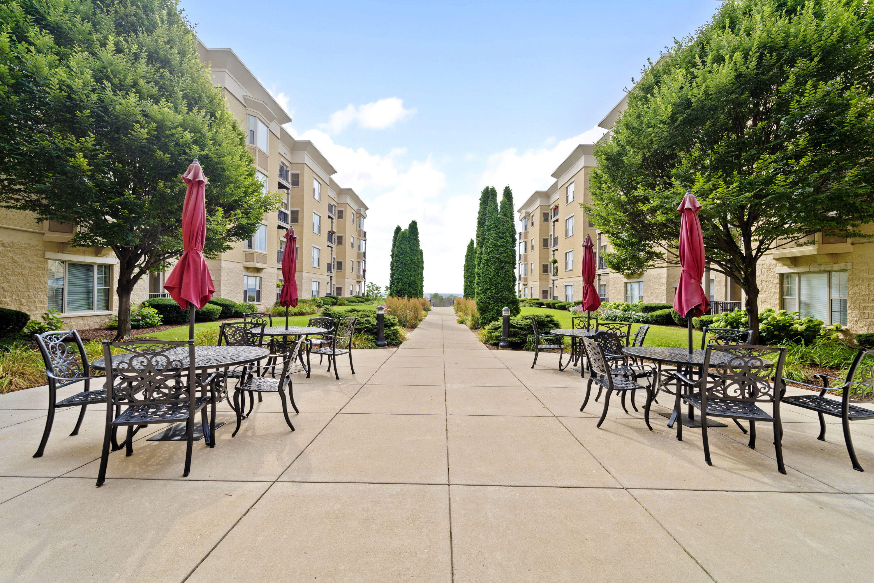 1300 N Prospect Ave Unit: 220