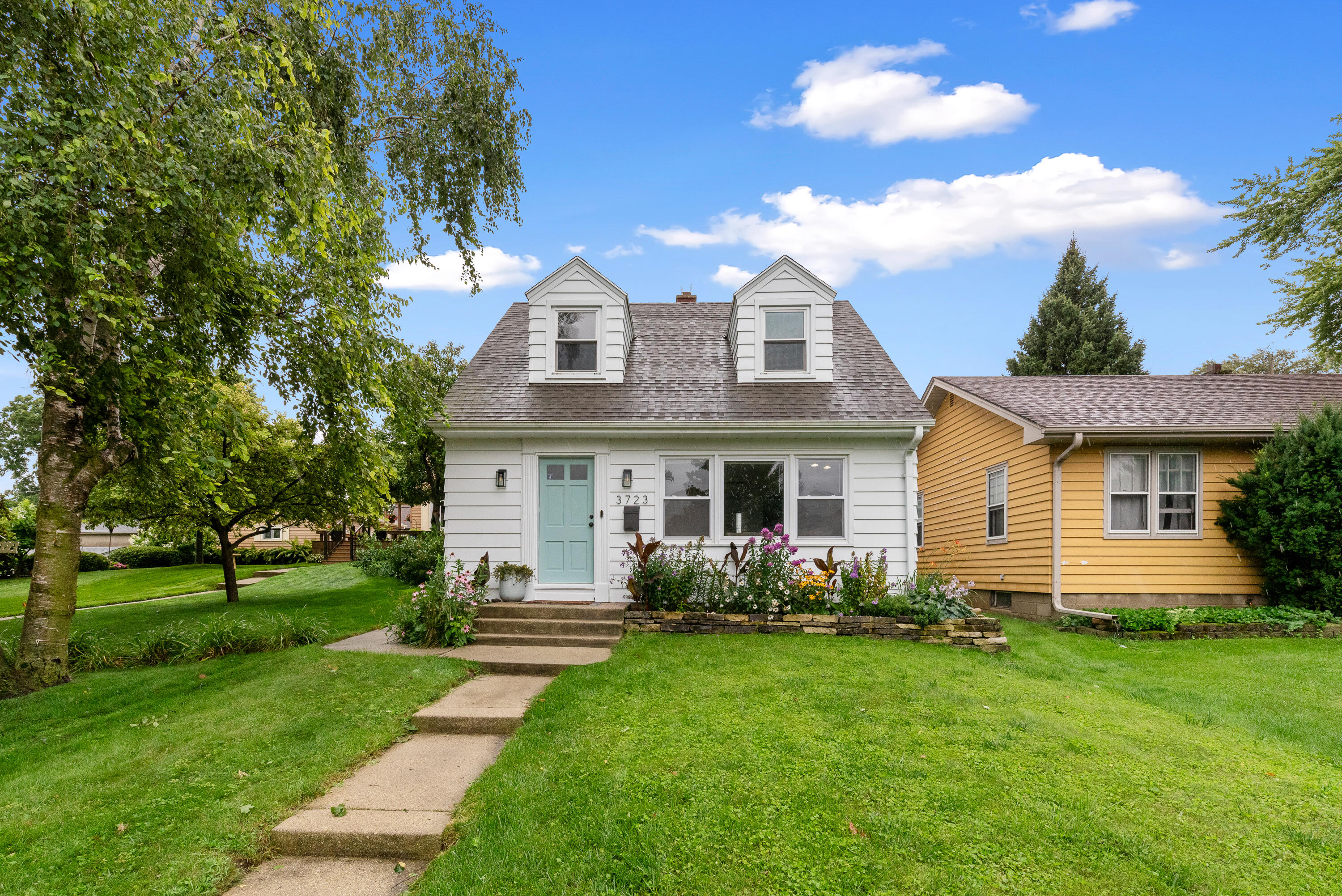 3723 E Whittaker Ave