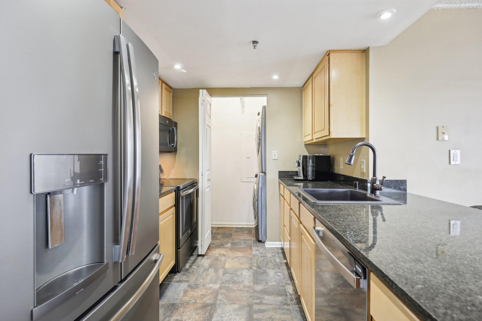 270 E Highland Ave Unit: 1242