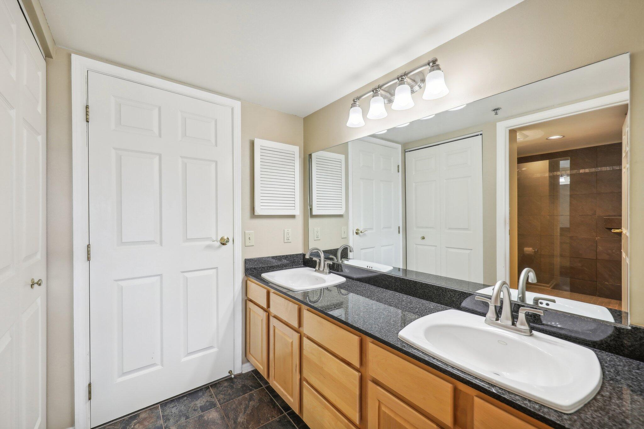 270 E Highland Ave Unit: 1242