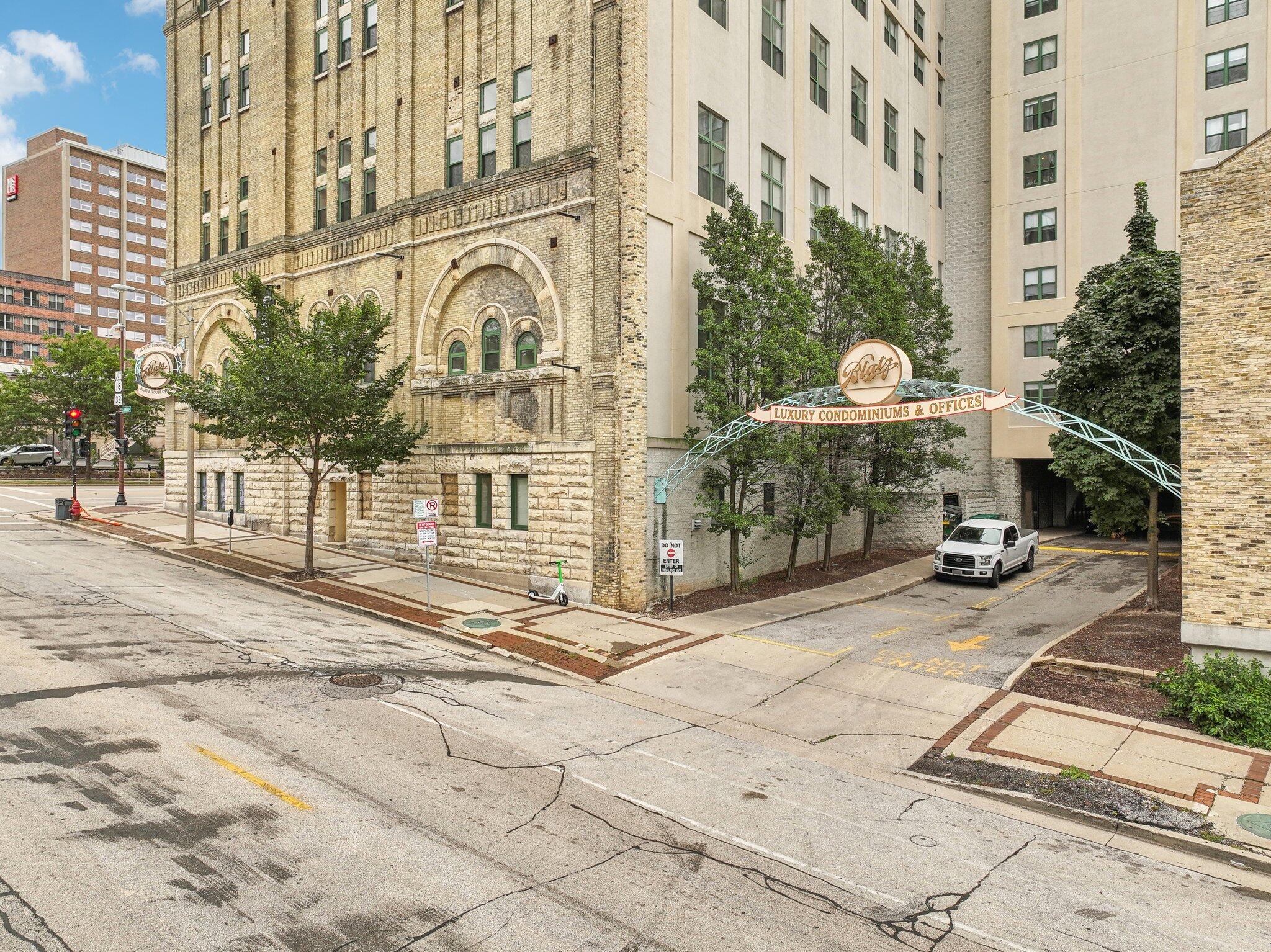 270 E Highland Ave Unit: 1242
