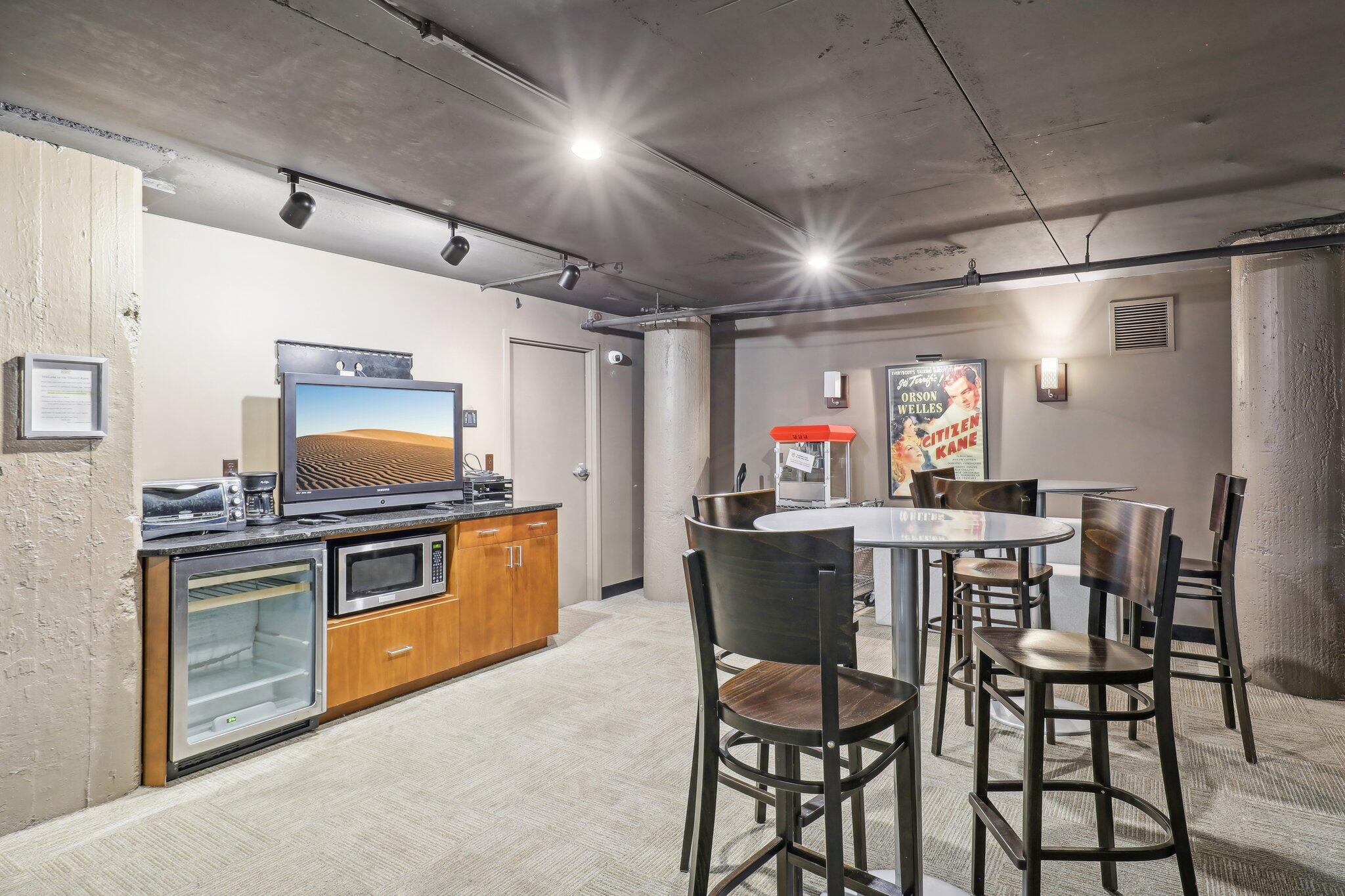 270 E Highland Ave Unit: 1242