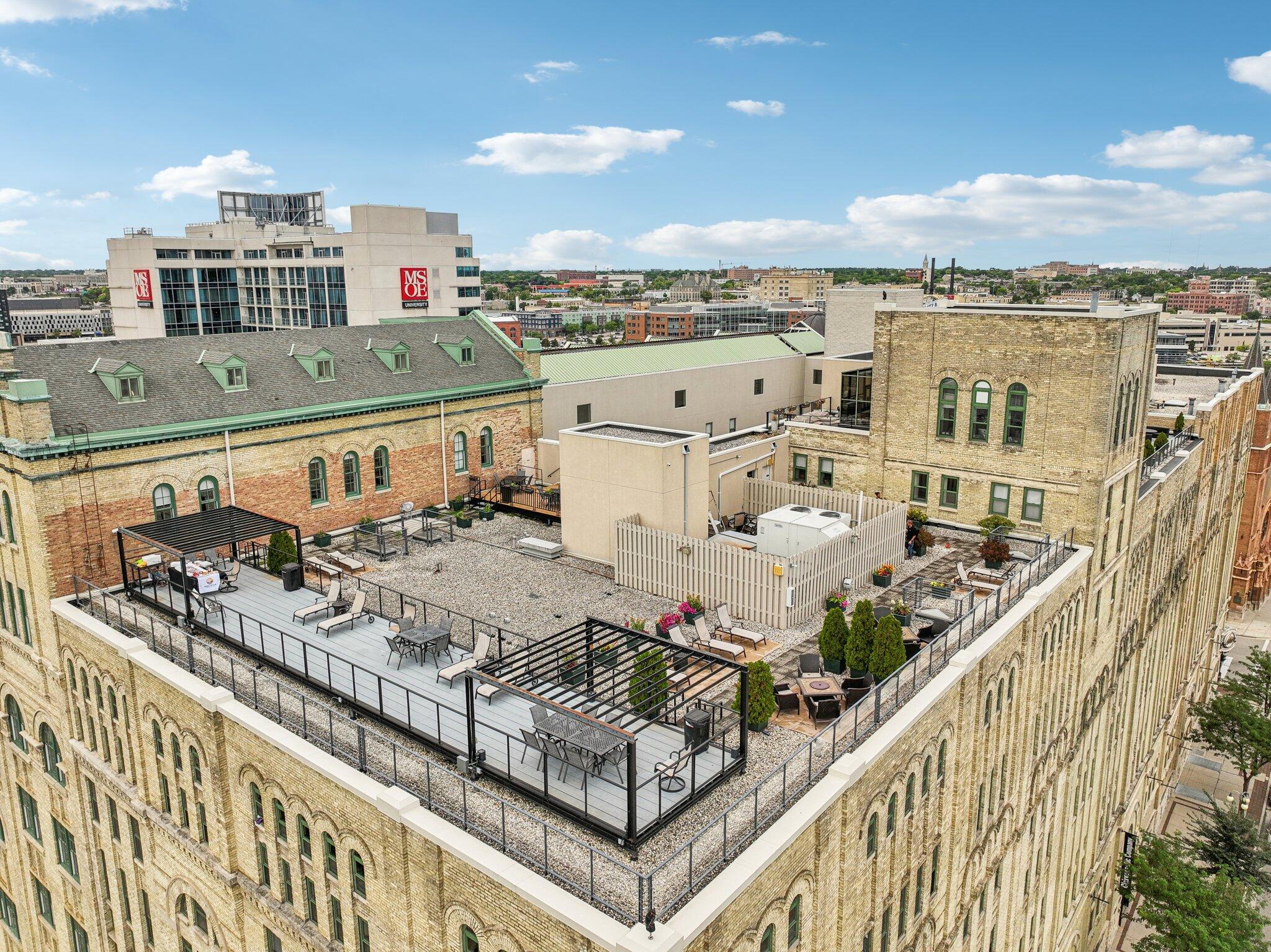 270 E Highland Ave Unit: 1242