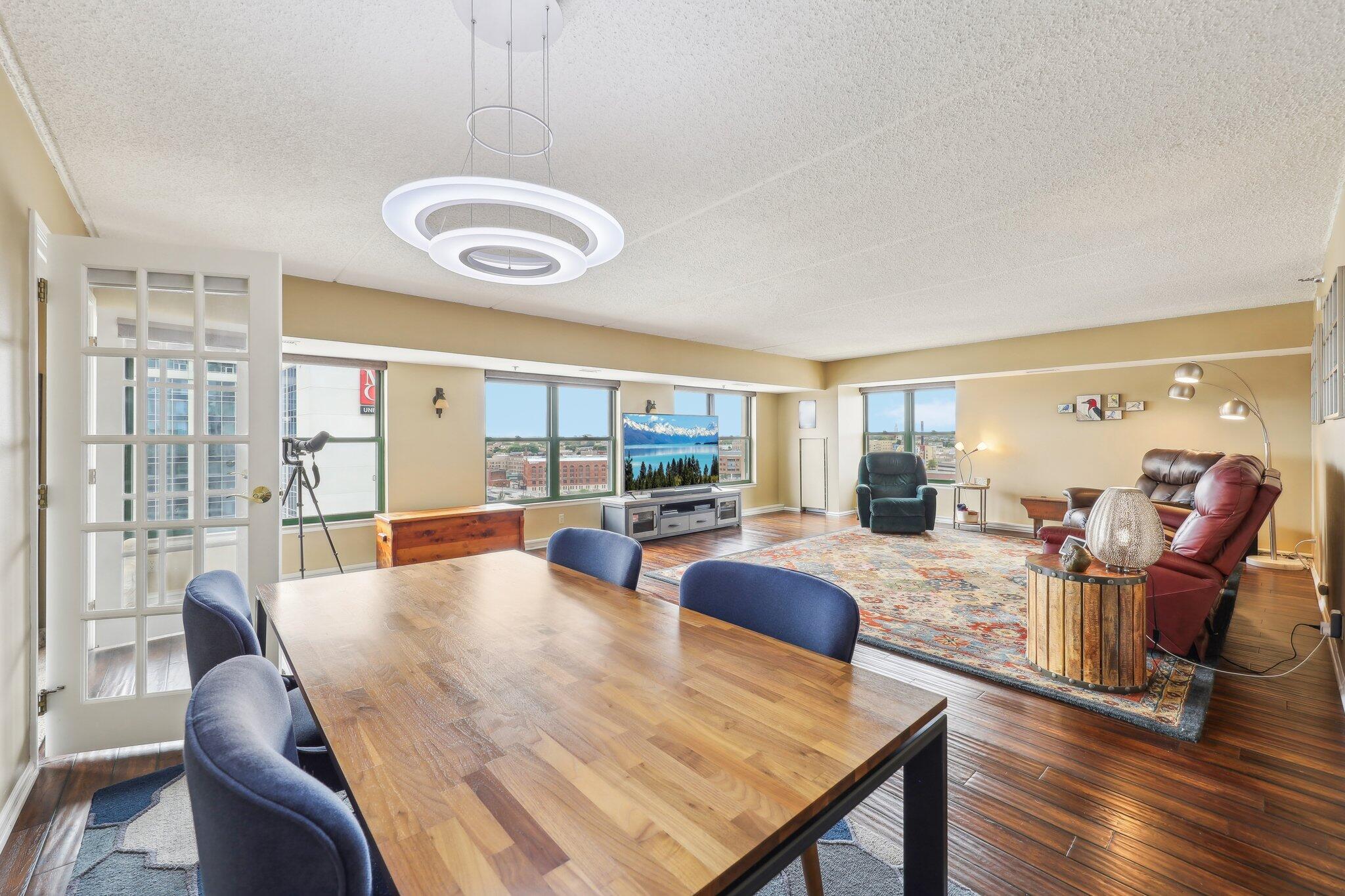 270 E Highland Ave Unit: 1242