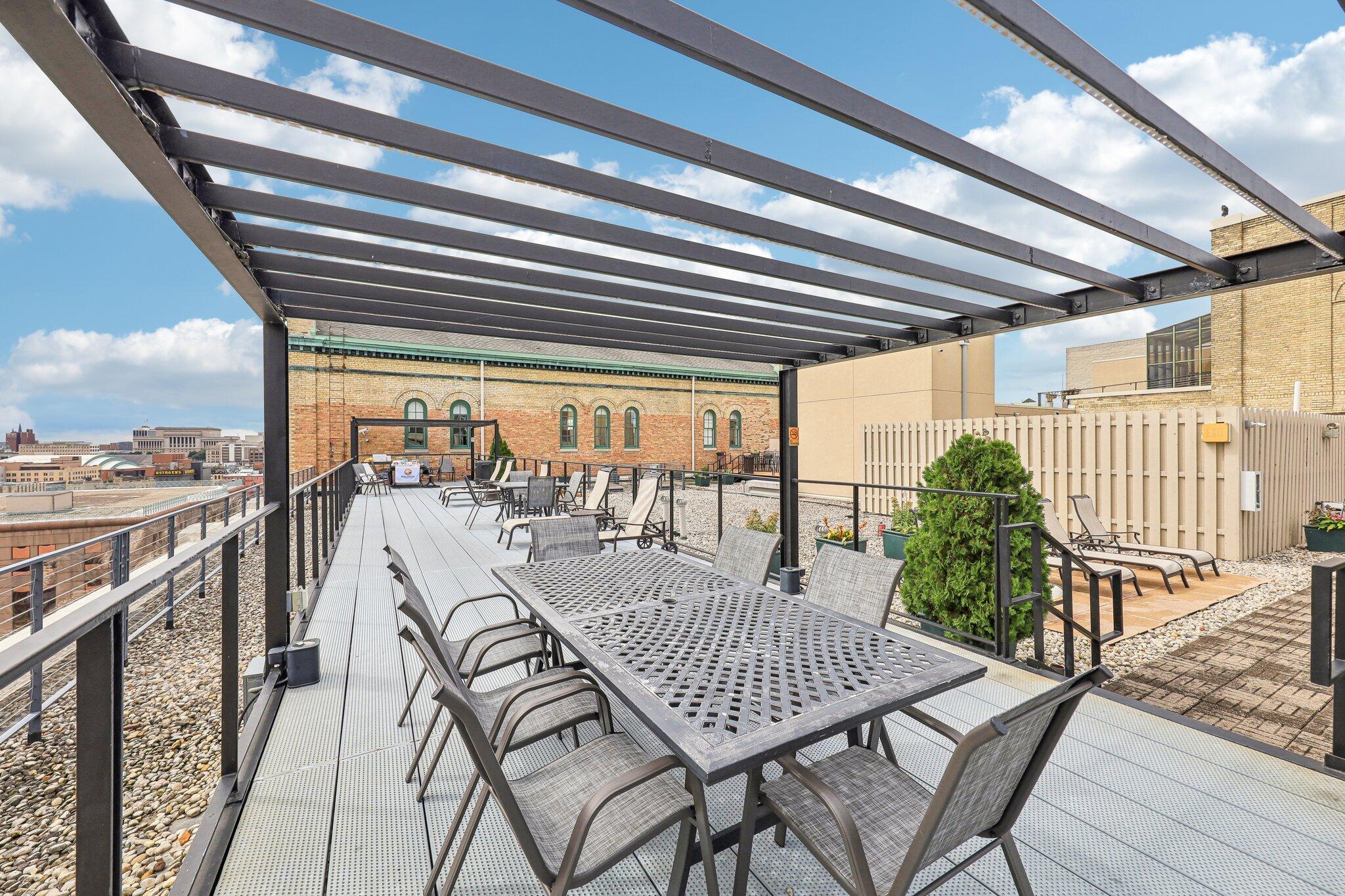 270 E Highland Ave Unit: 1242