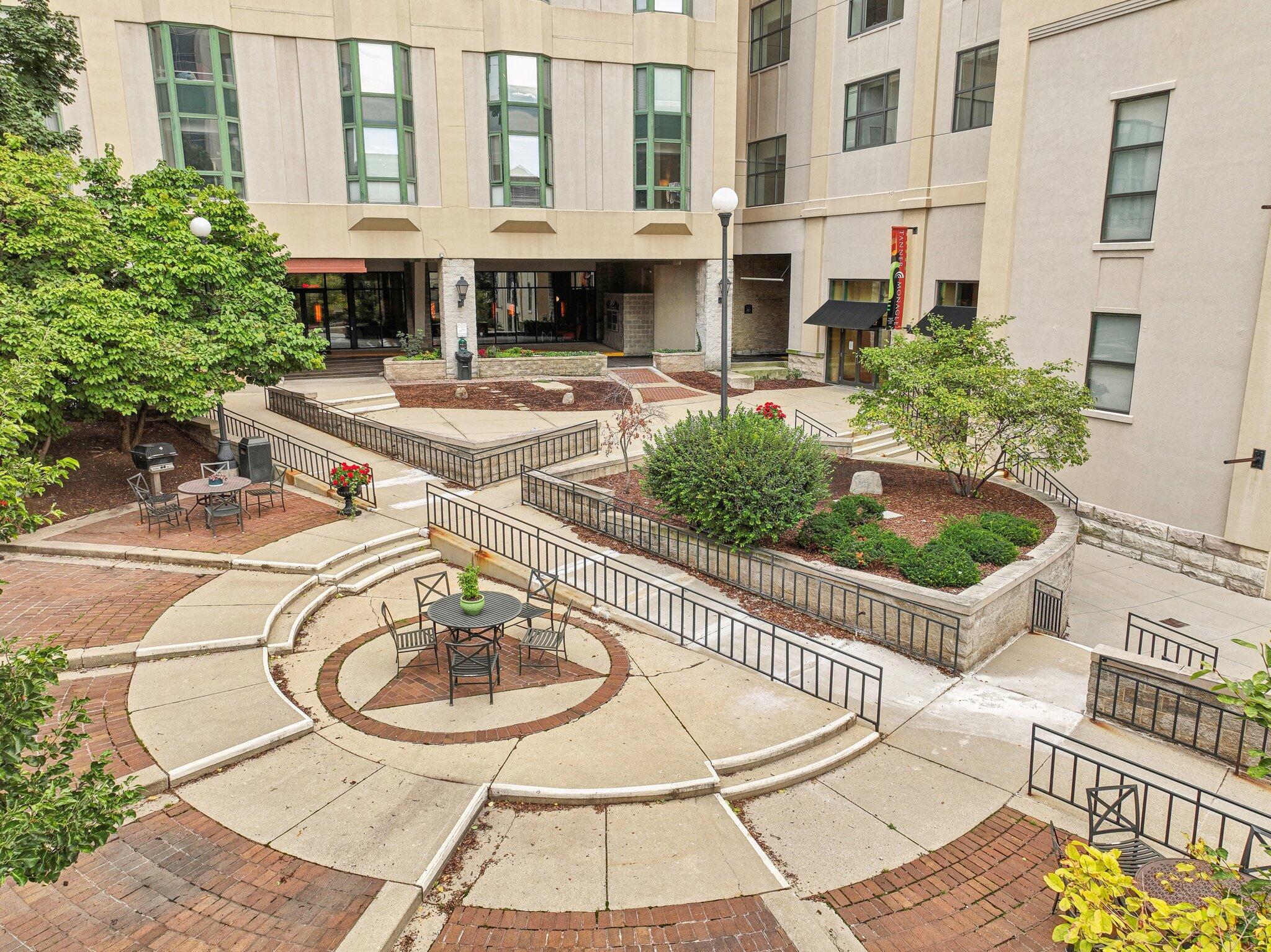 270 E Highland Ave Unit: 1242